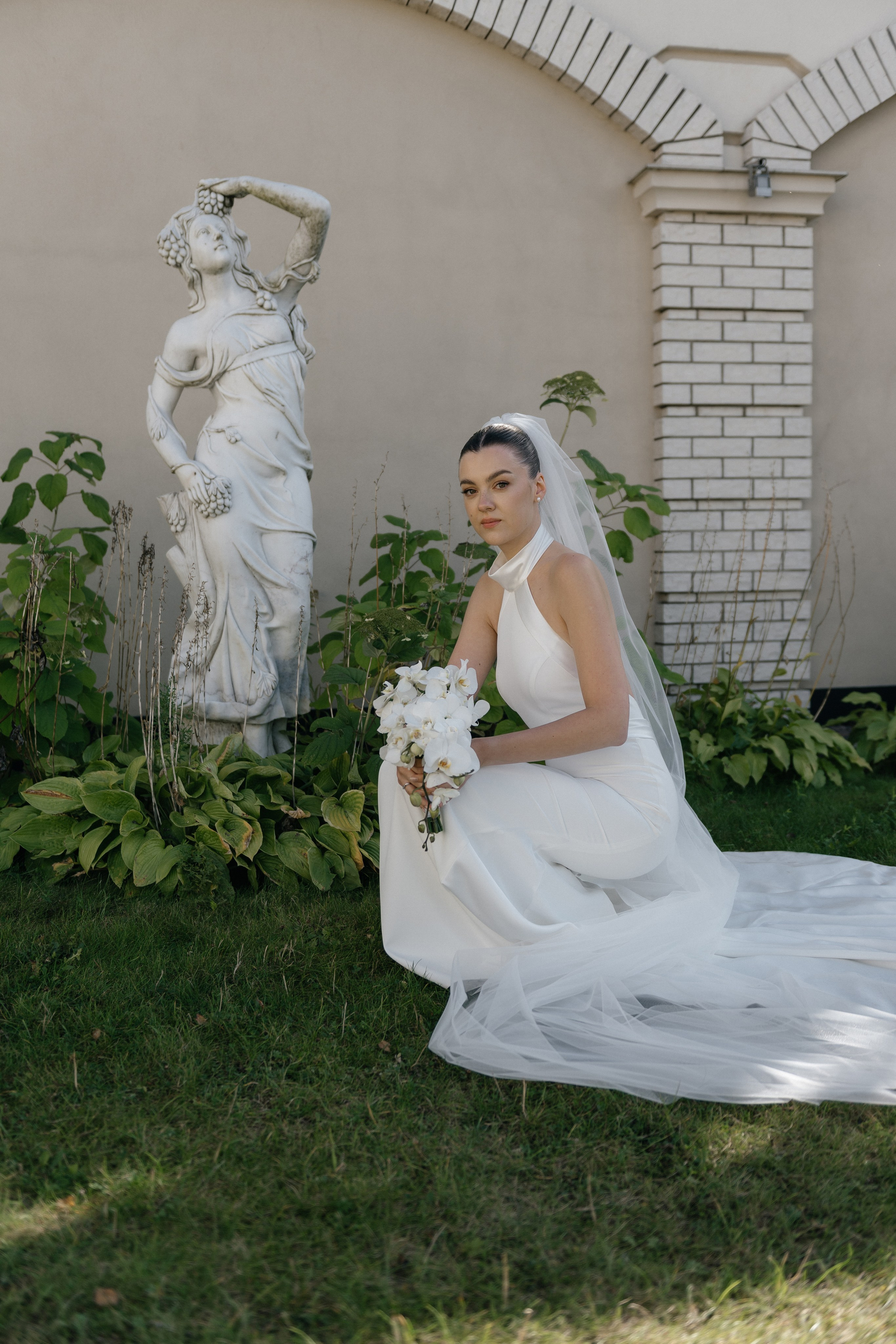 Wedding day in VERSAL PARK. Wedding PHOTOGRAPHER Andrew Vnukov