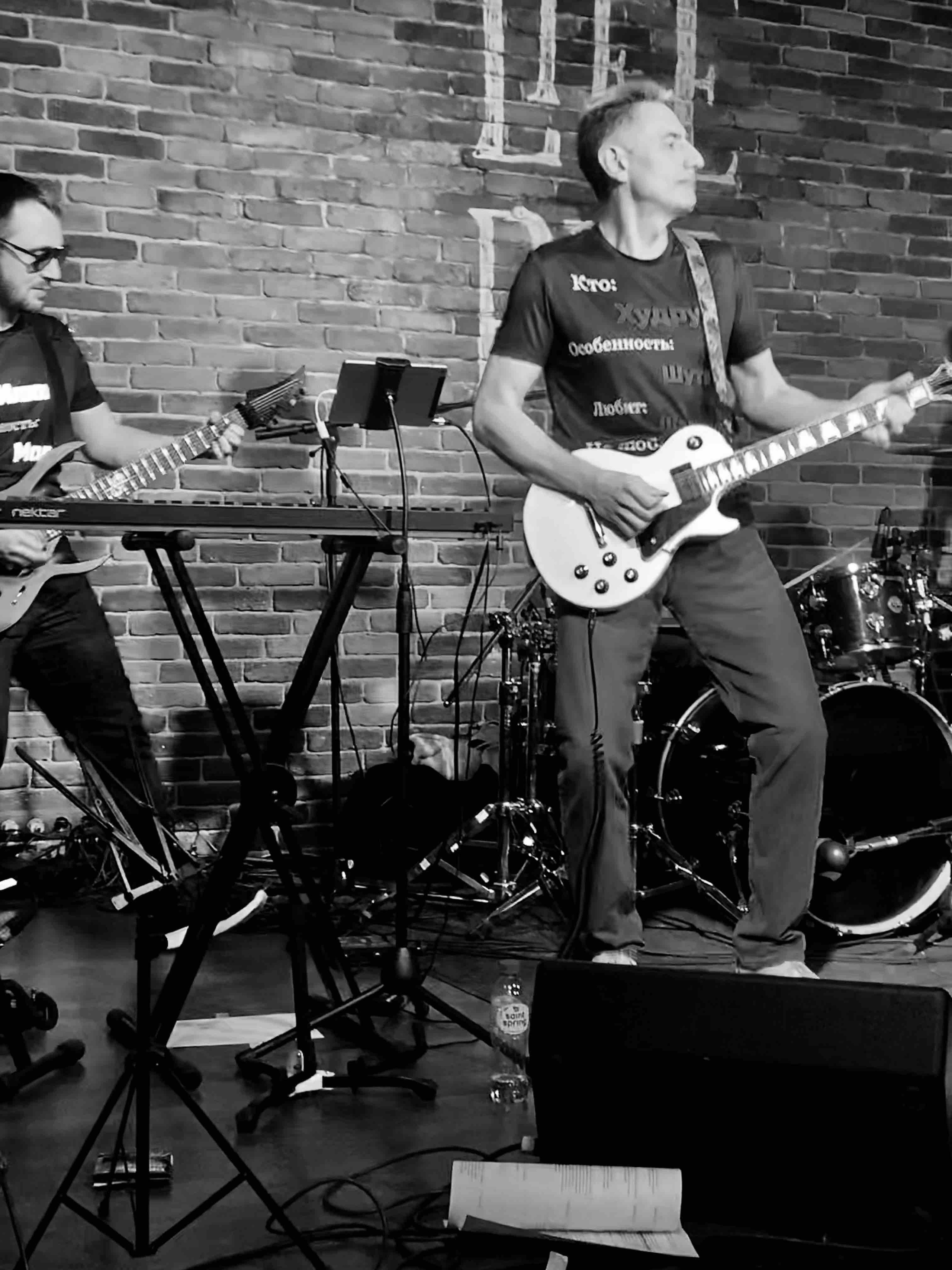 LifePub 16.03.2022. Московская кавер-группа BankBand