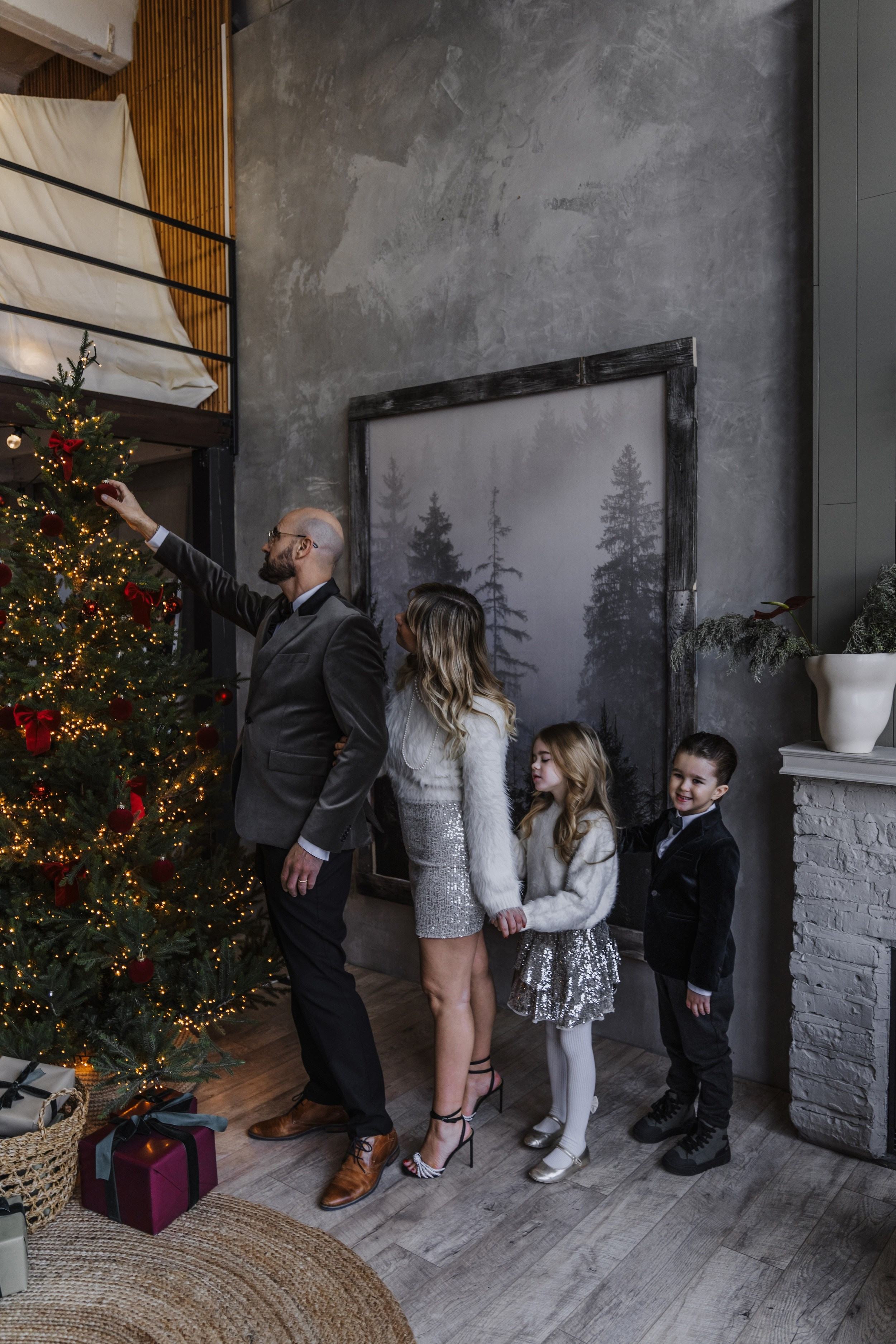 Лиза, Скарлетт, Винсент и Деннис. Минск, Рождество. Olga Modjaro