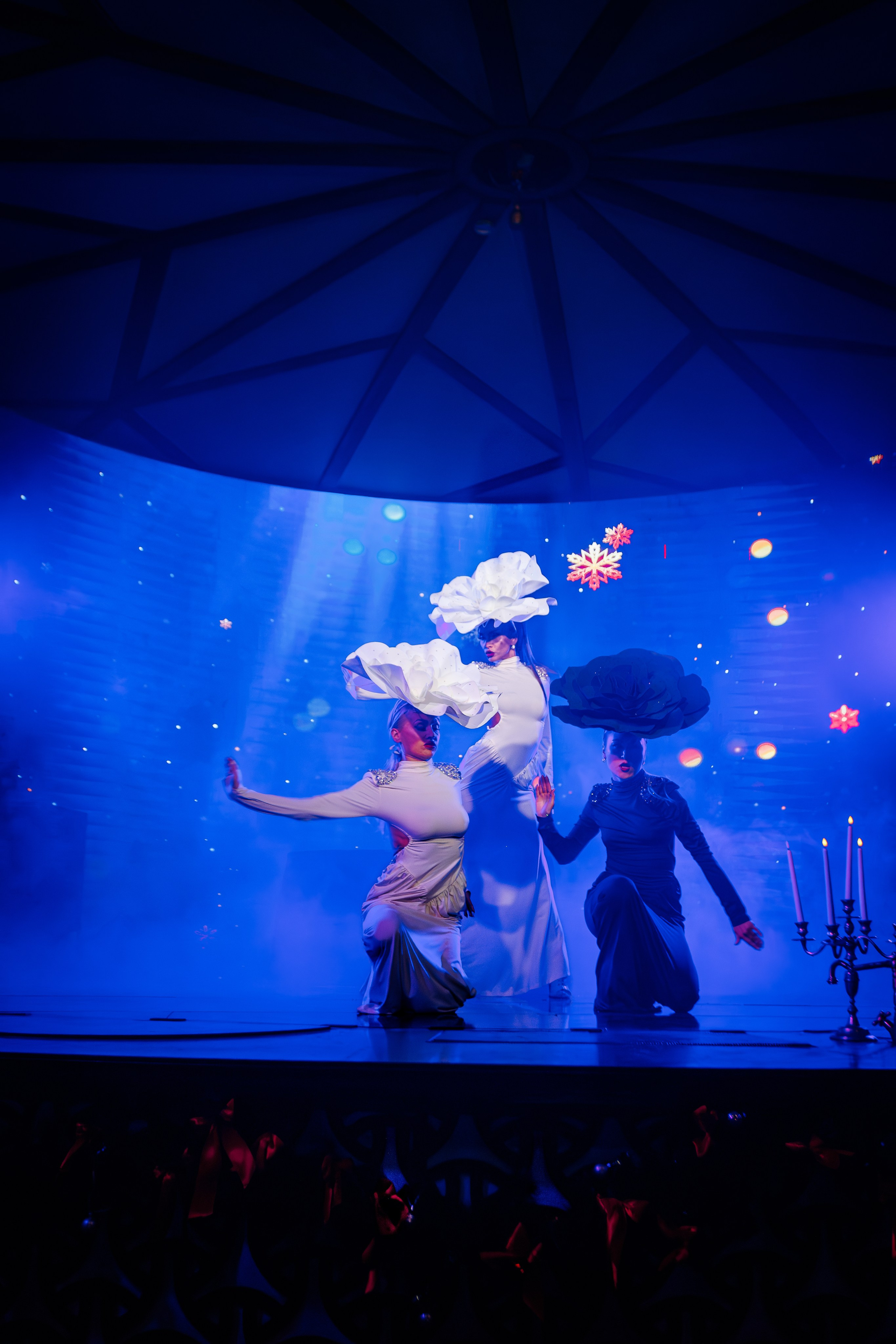 Новогодняя шоу-программа «MAGIC TIME» в PTIZZA BAR_Ялта_31.12.2025. Аминов Руслан | Фотограф