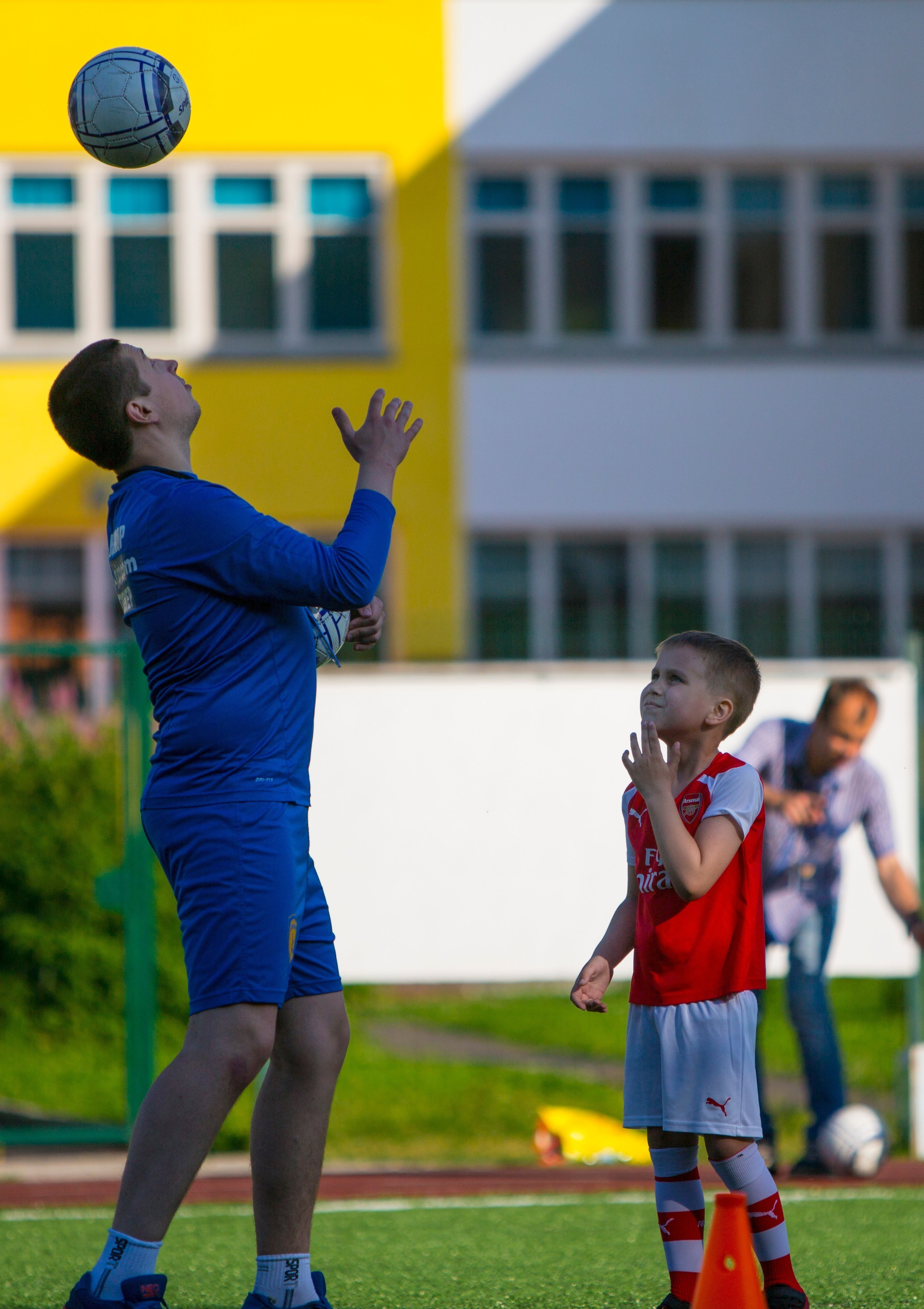 Футбольная школа «Юниор» — фото тренировок и игр. Выпускные альбомы для школы и детского сада — школьный фотограф Подольск, Троицк, Щербинка, Москва