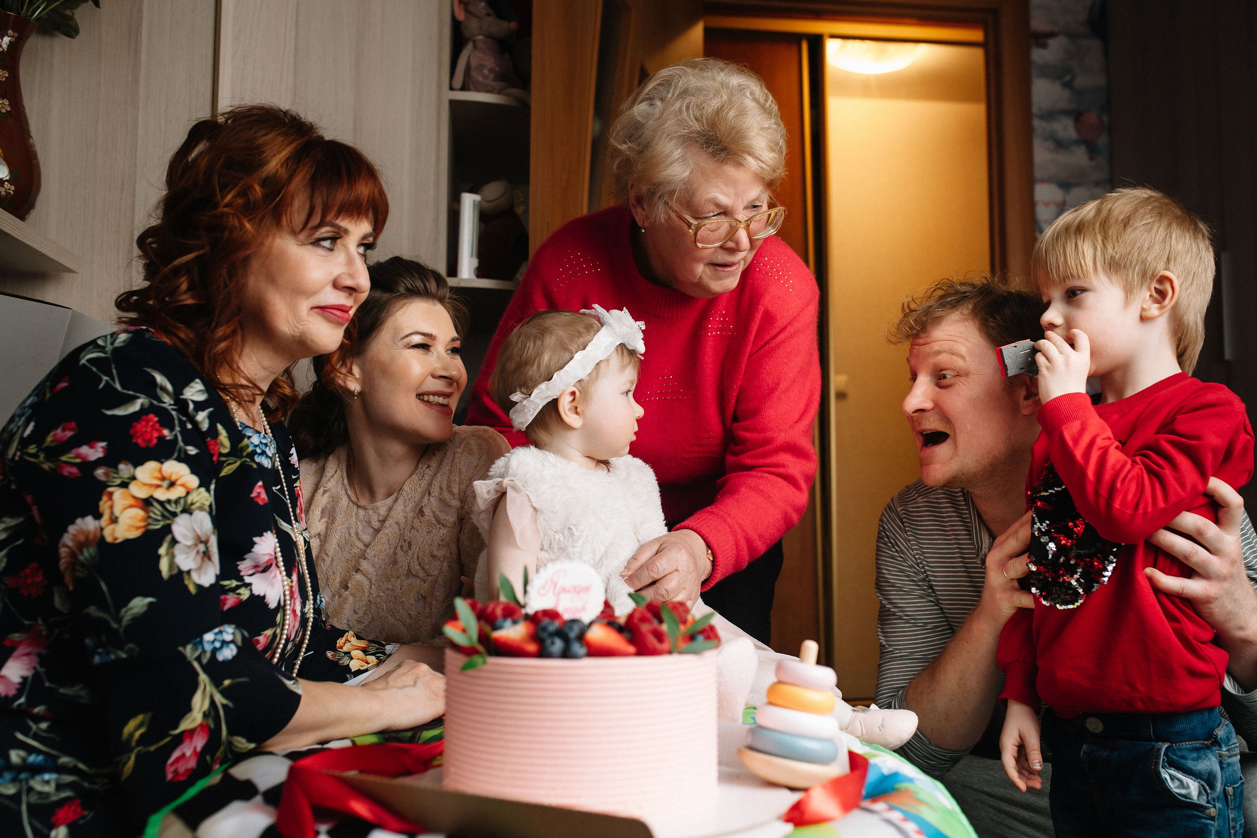 Стоимость услуг фотографа для репортажной фотосъёмки детских празднико. Семейный и свадебный фотограф в Майкопе Михаил Мартиросян