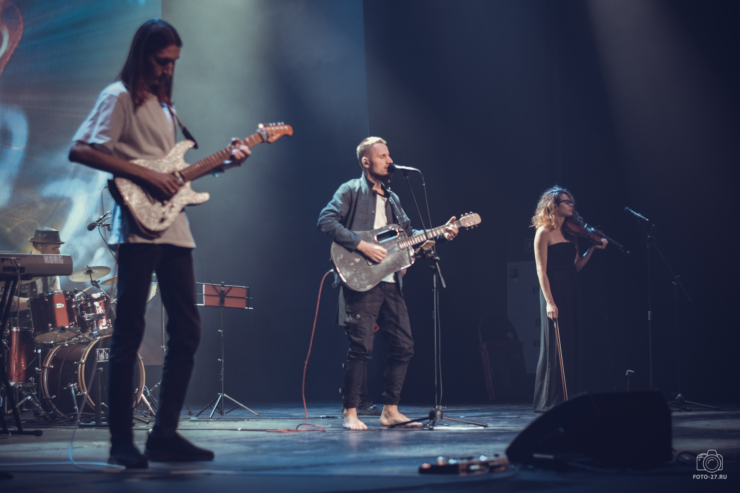 Антон Курдюмов фотограф в Хабаровске Рина Курдюмова фото27 foto27 Антон Дорофеев репортажный репортаж документалист Тони и Рина фотосоздатели ПаПаРоК Философия и любовь сольный концерт ОДОРА Хабаровск