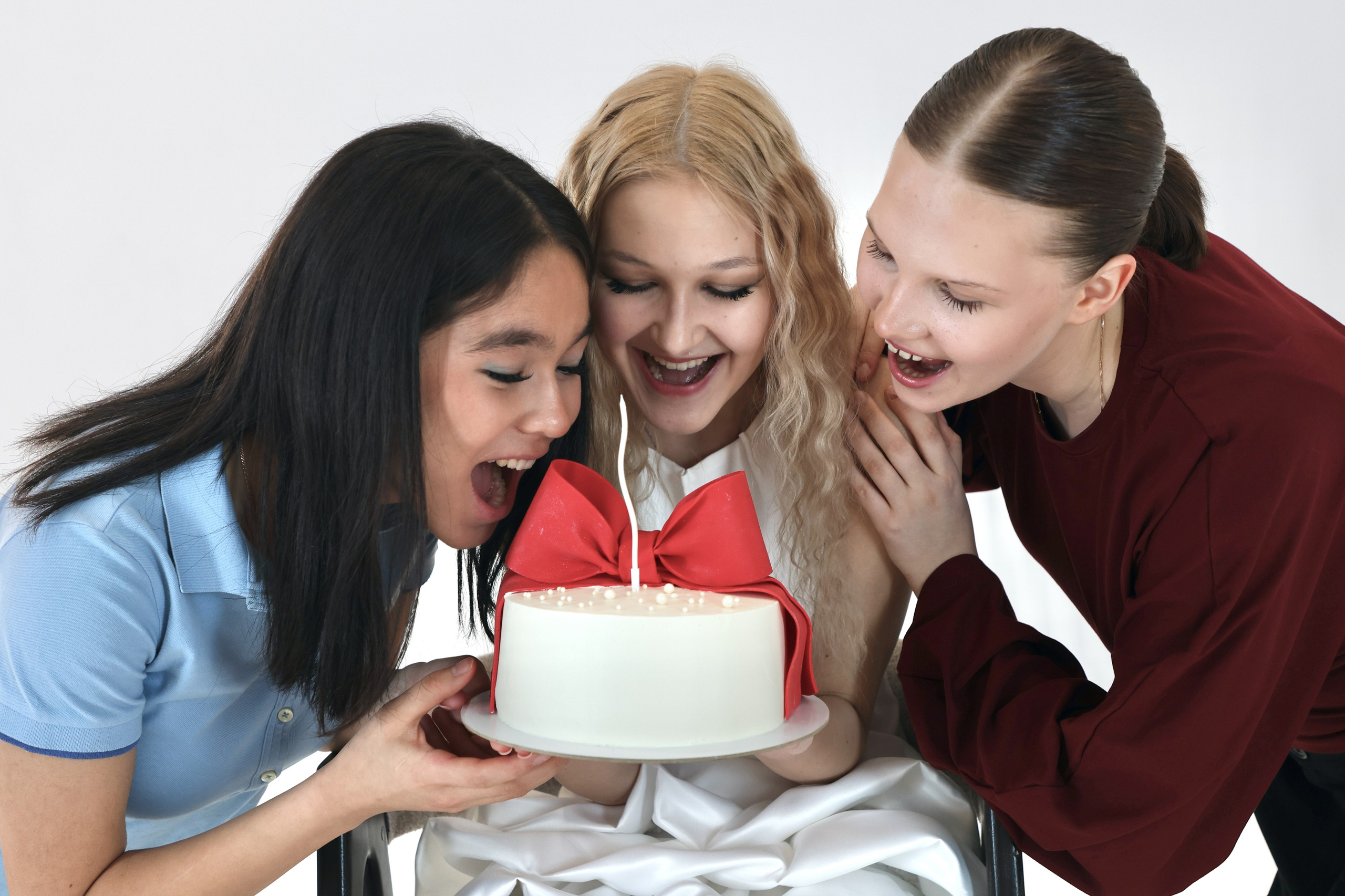 С Днём Рождения, Лиза!. Школьные выпускные альбомы в Москве Марина Николаева