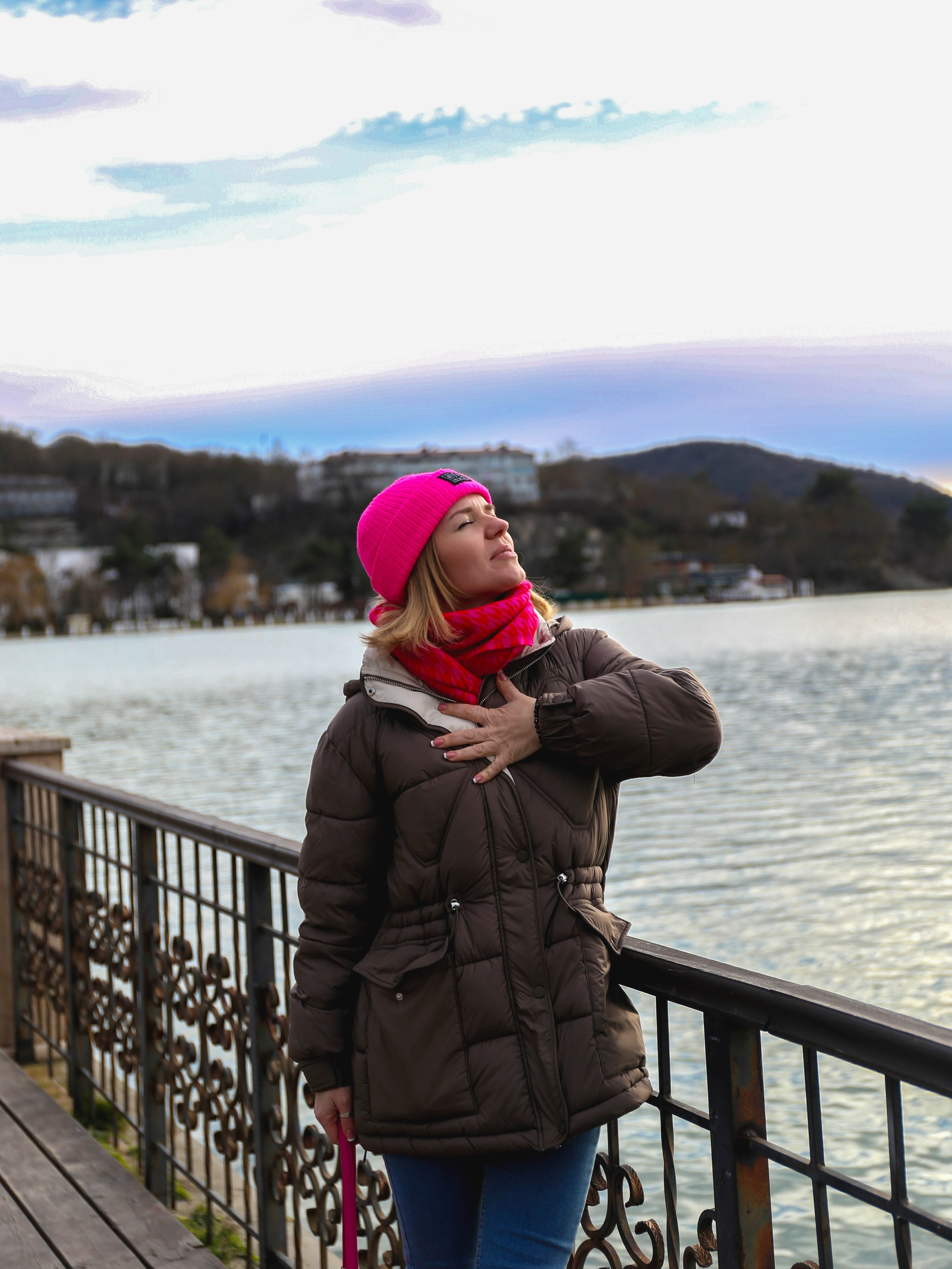 Зимняя фотосессия в Абрау-Дюрсо. Семейный и детский фотограф Екатерина Черняева. Снимаю портреты, love story, фотопрогулки, работаю на улице, в кафе, студии, дома у клиента