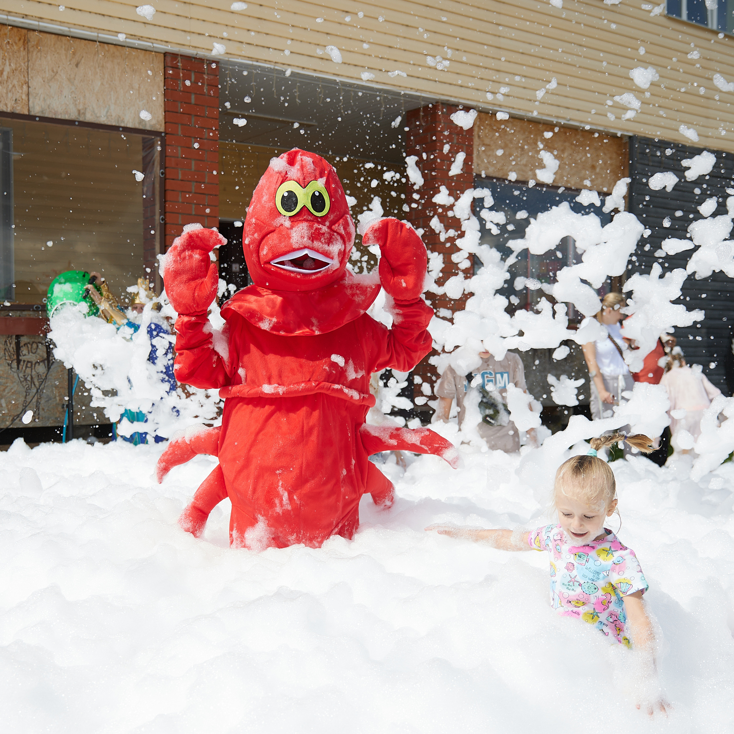 Краски Холи и пенная вечеринки. Главная
