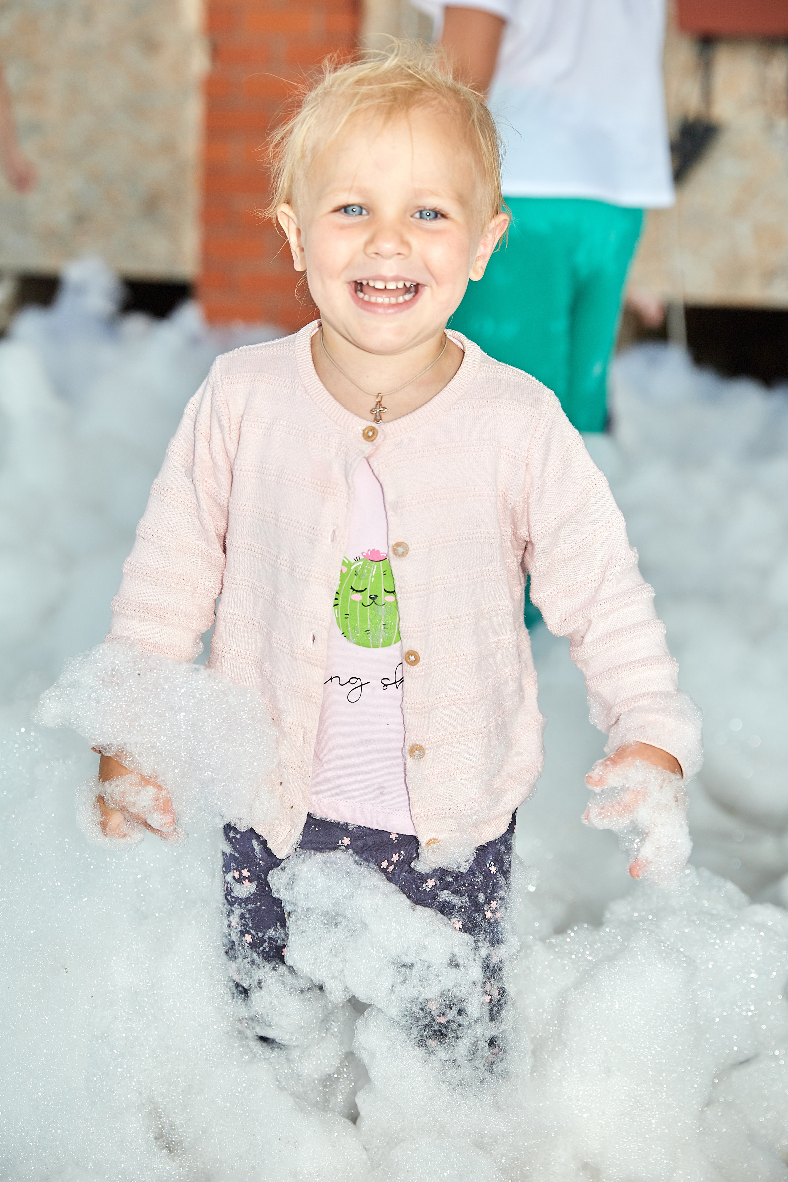 Краски Холи и пенная вечеринки. Главная