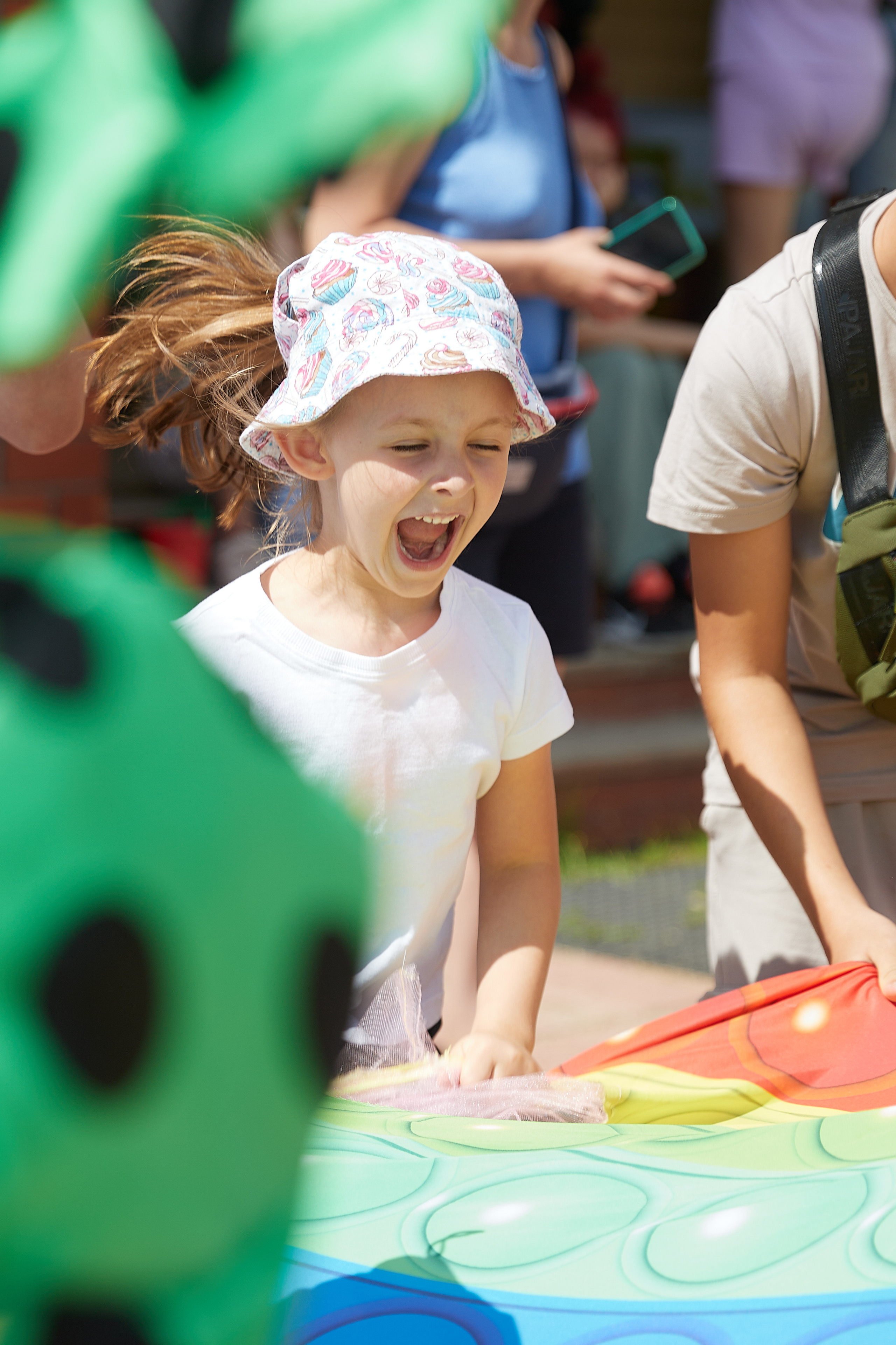 Краски Холи и пенная вечеринки. Главная