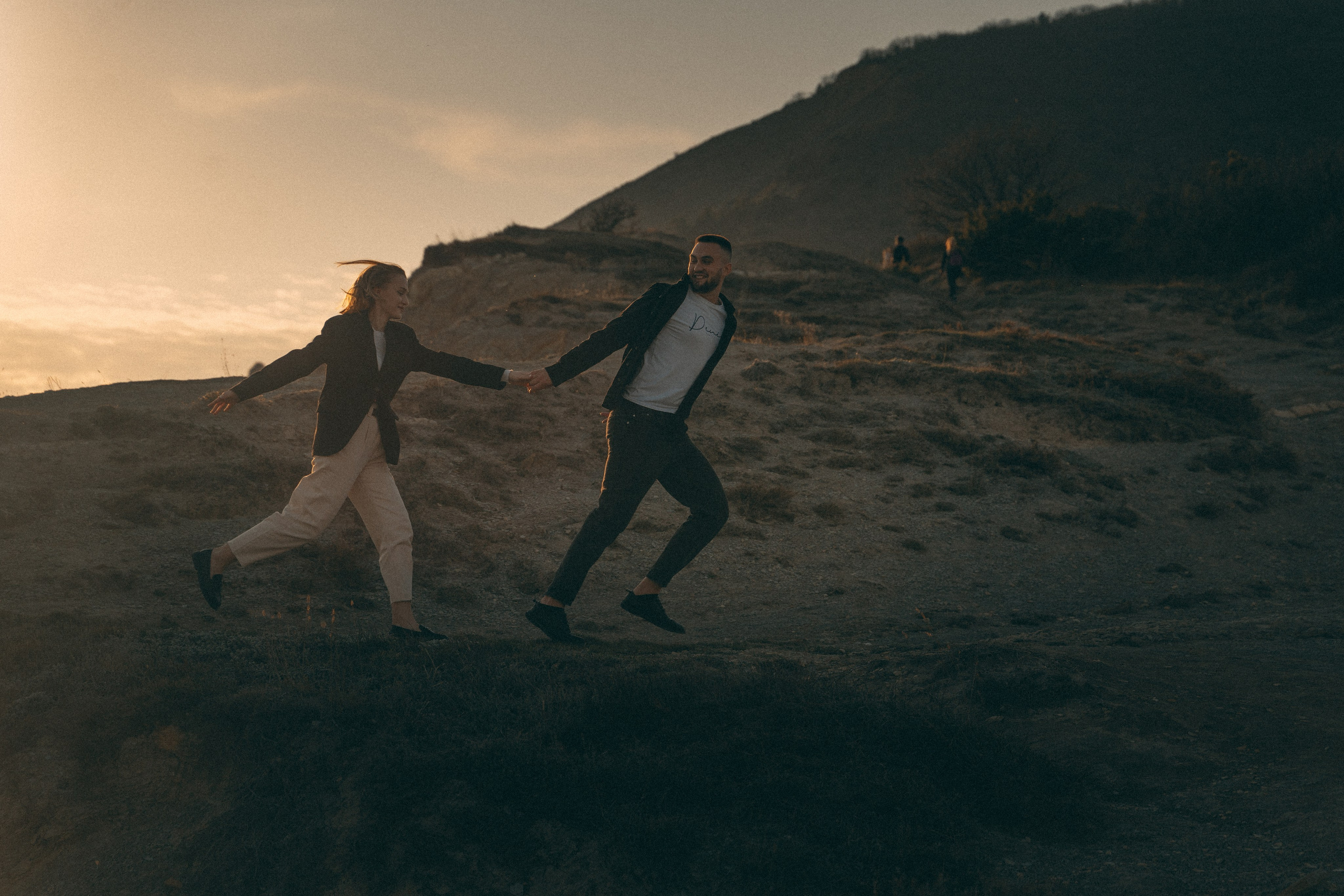 Lovestory на закате в горах. Фотограф Екатерина в городе Новороссийск