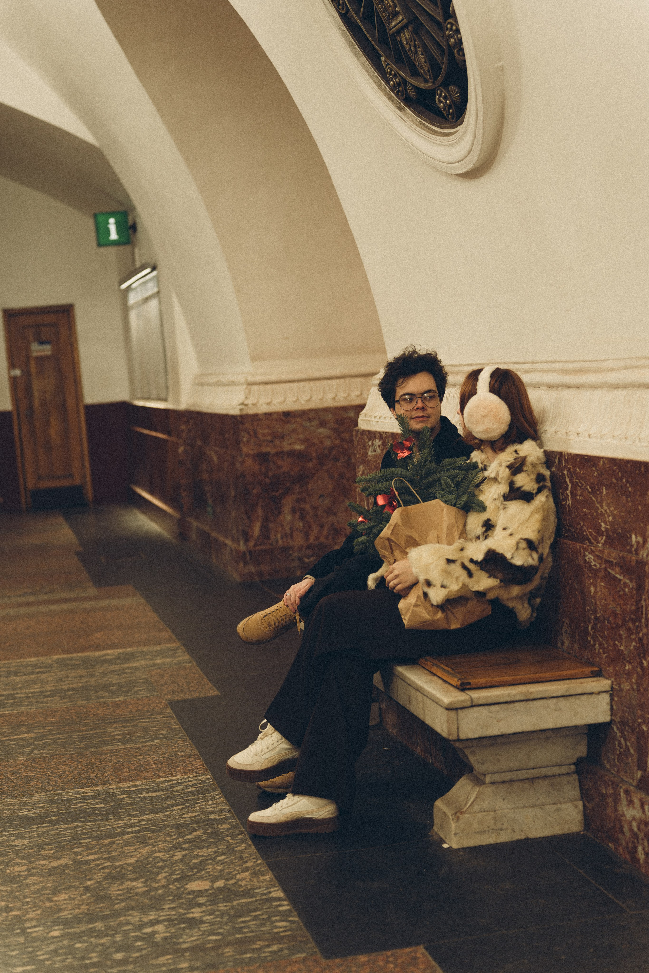 НОВОГОДНЯЯ ФОТОСЕСИИЯ ПАРЫ В МЕТРО ЛЮБОВЬ. Профессиональный фотограф, Санкт-Петербург — Виктория Богомолова