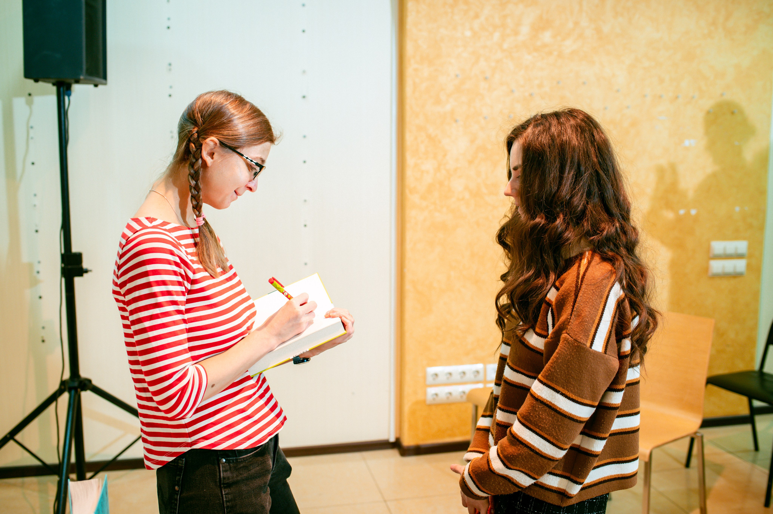 Ася Казанцева 19.11.23 #Читайгород. Фотограф Елена Новикова