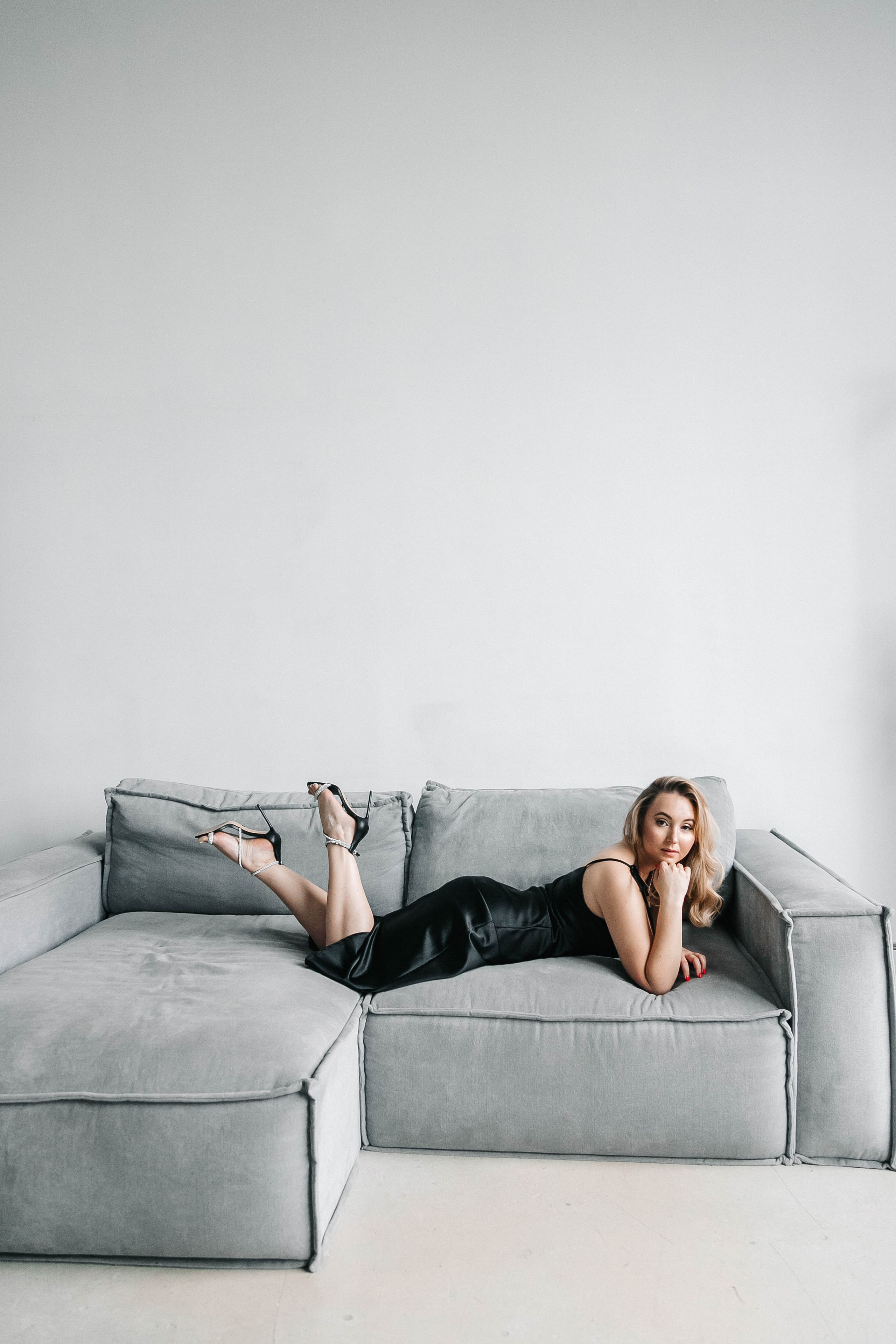 Фотосессия девушки в студии. Фотограф в Минске Ира Сюбарева