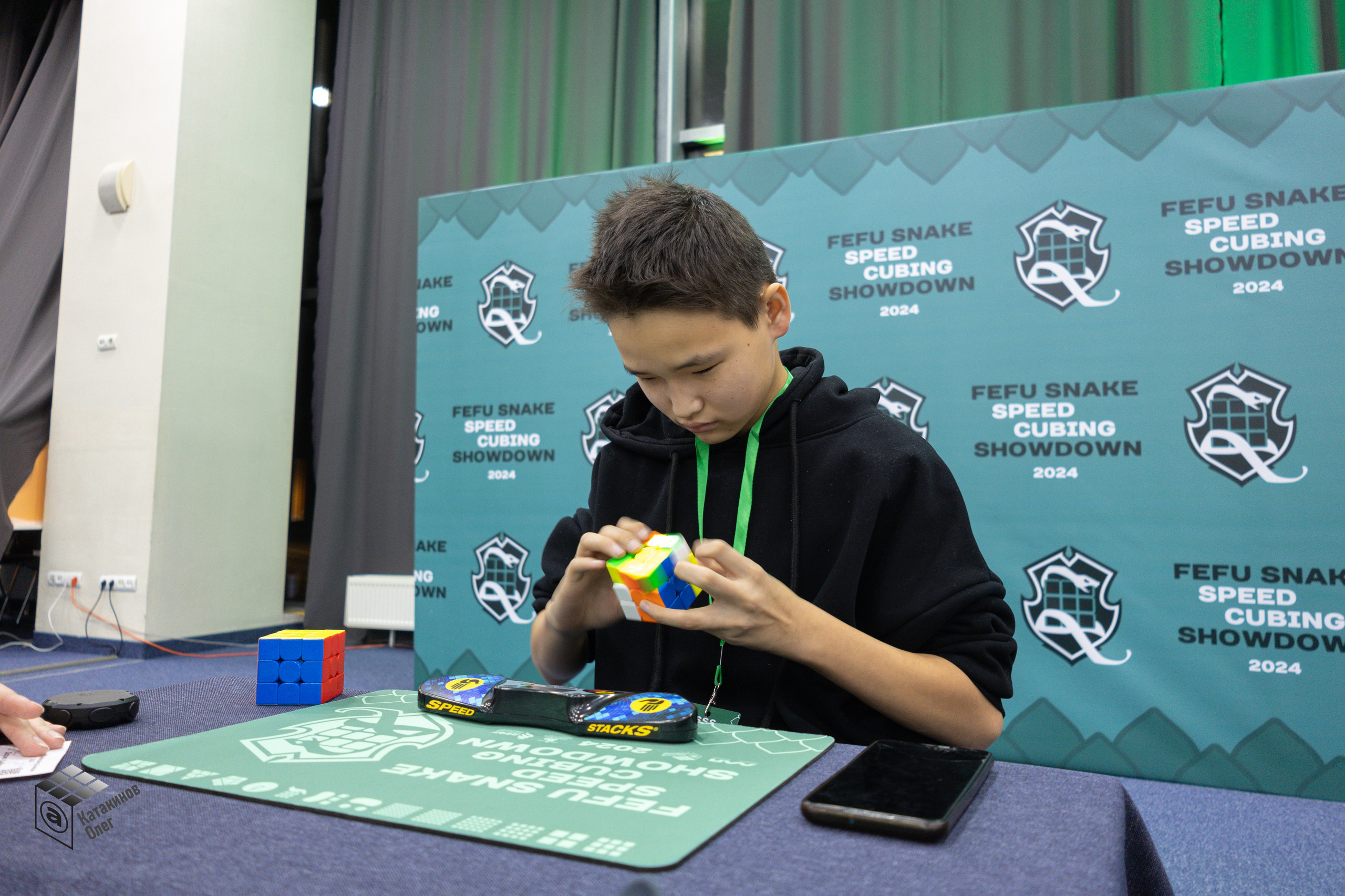 FEFU Snake Speedcubing Showdown 2024. Олег Катакинов| Репортажный фотограф в городе у моря (Владивосток)