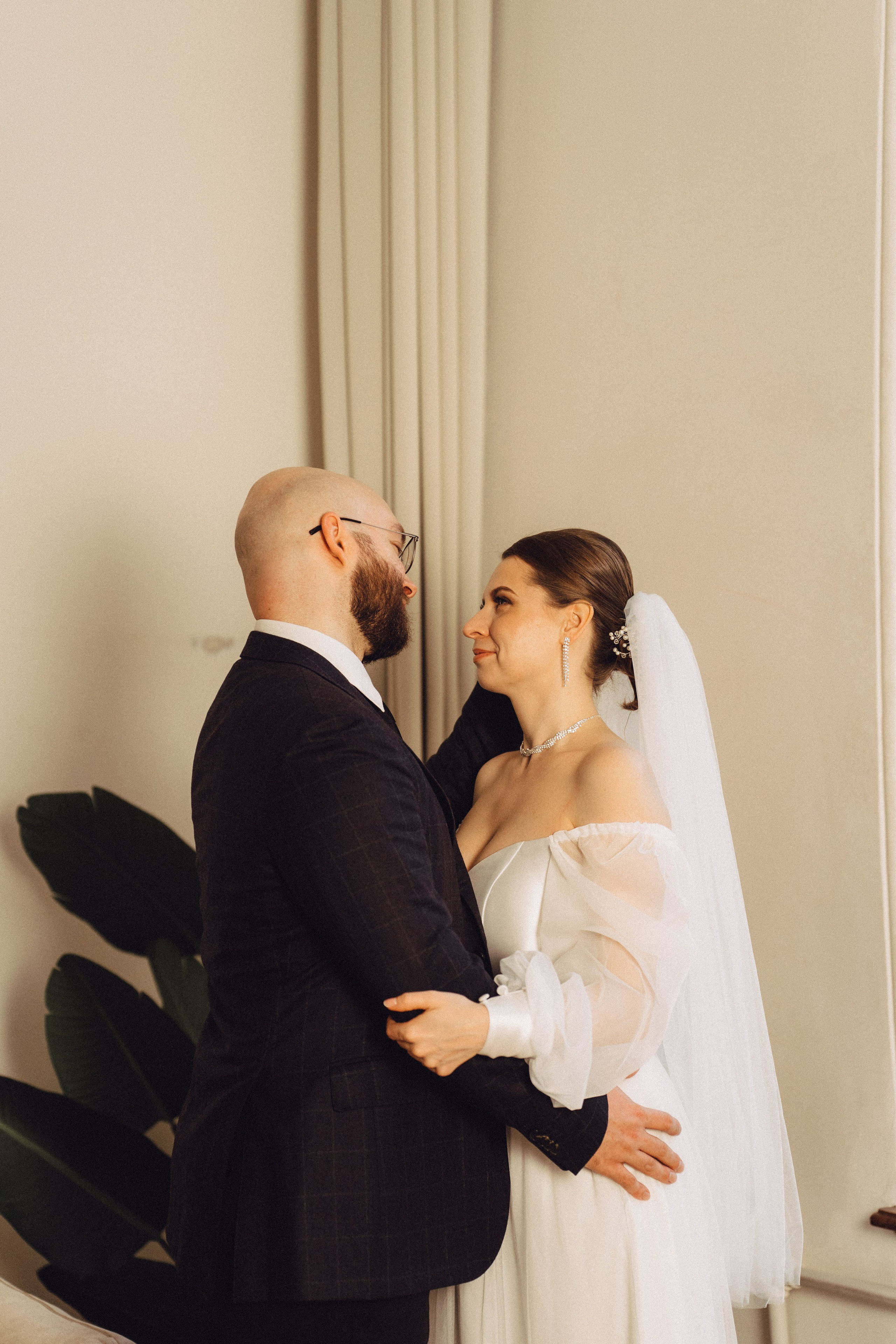 СВАДЕБНАЯ СЬЕМКА ВО ВТОРОМ ДВОРЦЕ (ДЕКАБРЬ) ТАКЖЕ СЬЕМКА В СТУДИИ НА ЧЕРНЫШЕВСКОЙ. Профессиональный фотограф, Санкт-Петербург — Виктория Богомолова