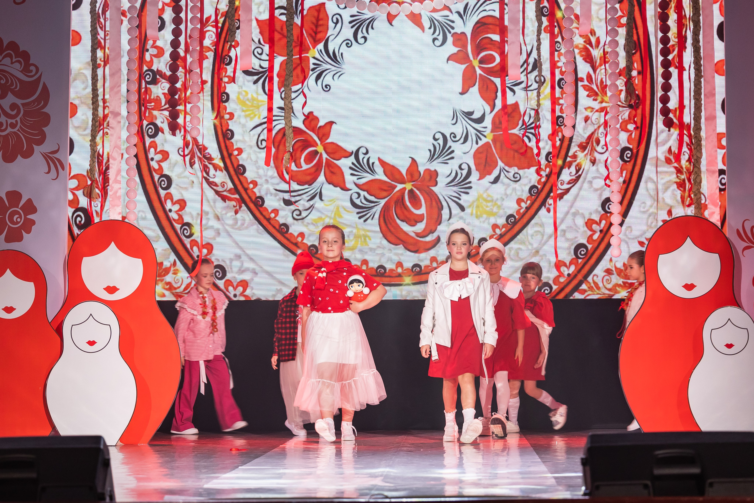 Показ Happy Kids. Выпускные альбомы во Владивостоке