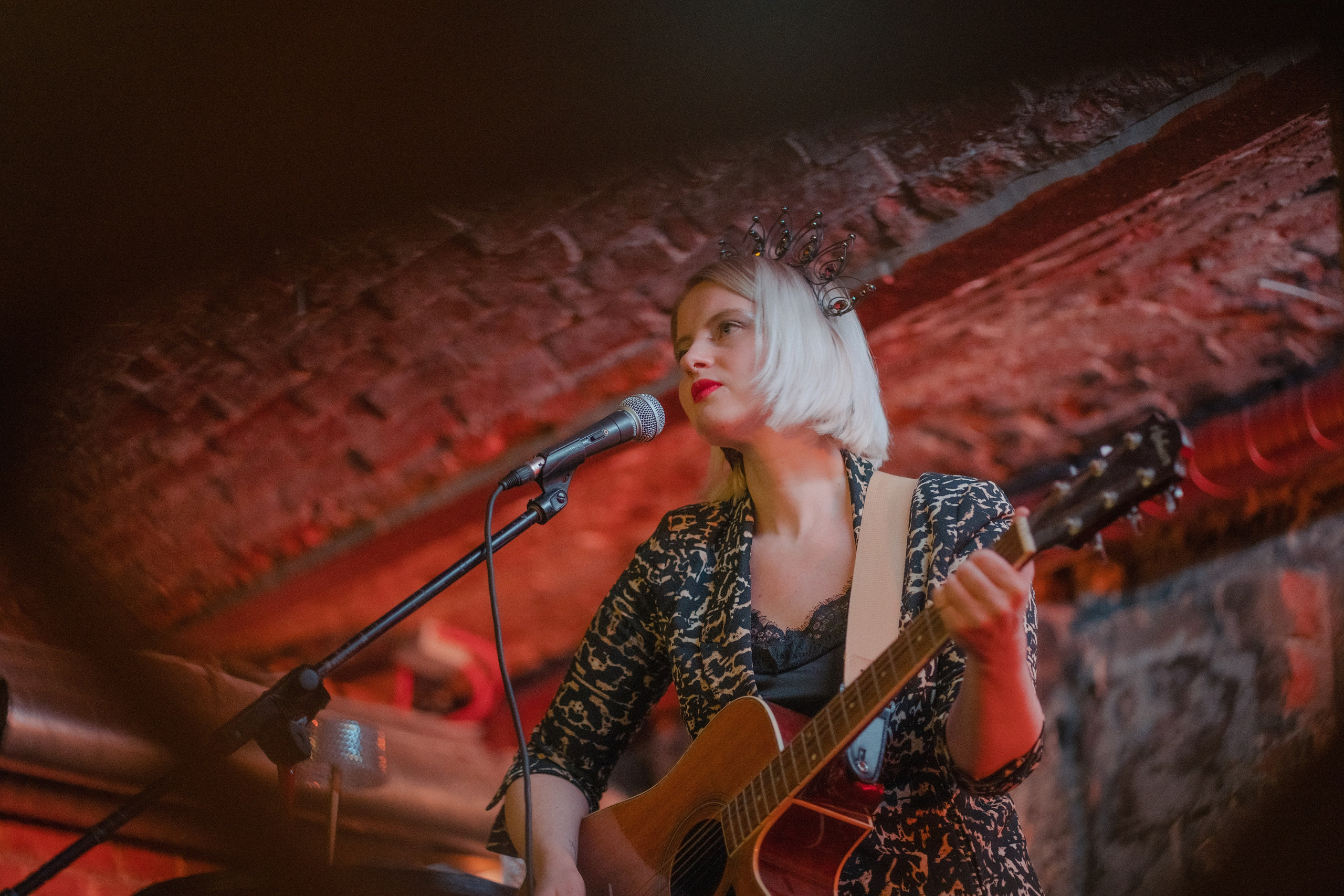 Презентация поэтического сборника. Творческие фотосессии в Москве. Фотоальбом лидера группы ЯЛО