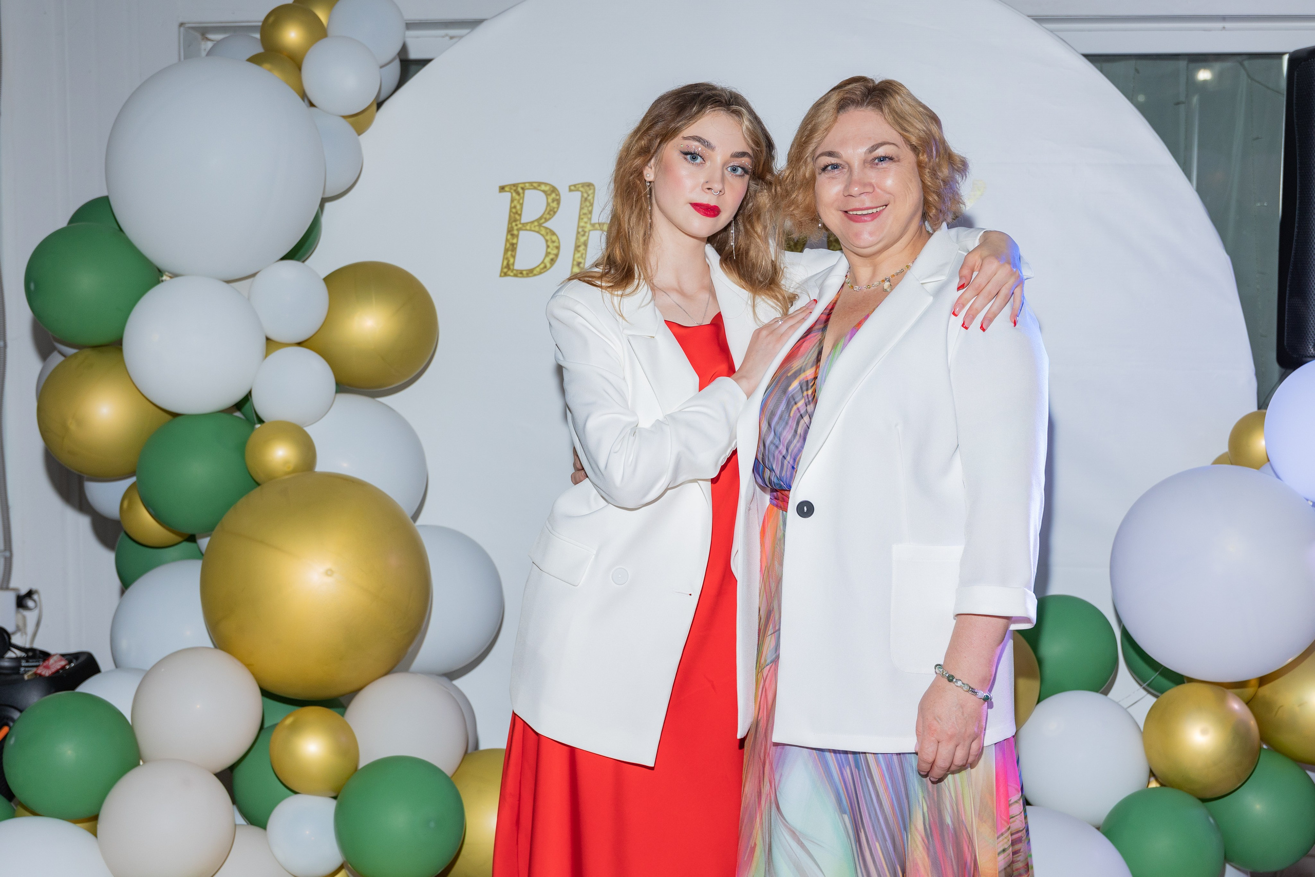 Выпускной вечер на базе отдыха Жемчужина. Выпускные альбомы во Владивостоке