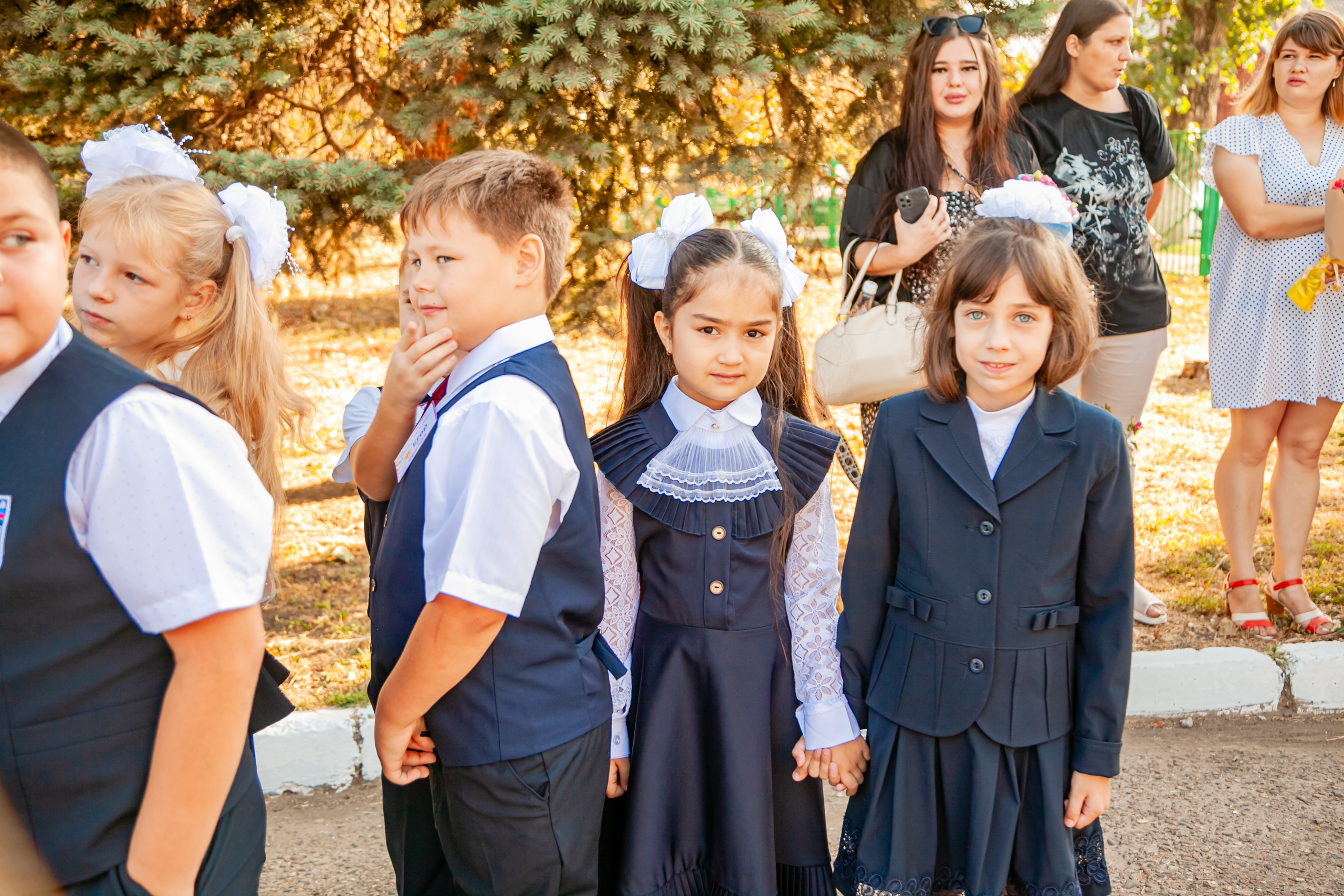 1 сентября линейка. Свадебный и семейный фотограф в Армавире