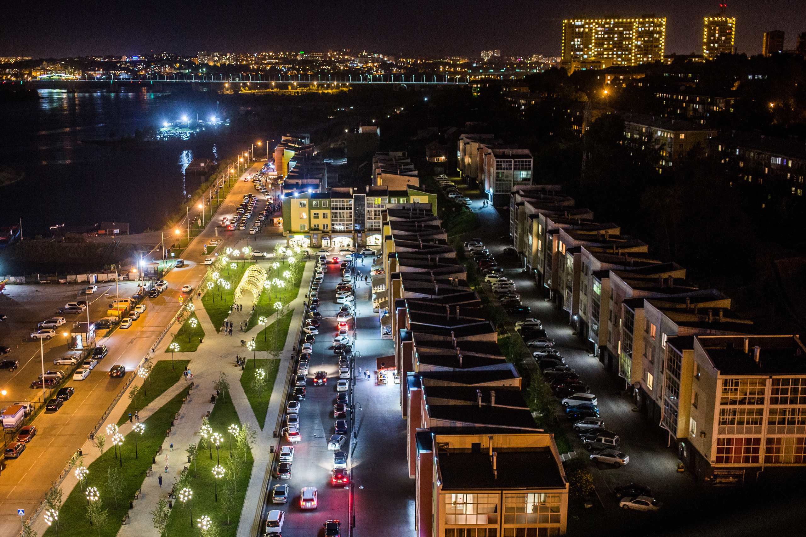 Верхняя набережная. Антон Климов, документальный фотограф, Иркутск