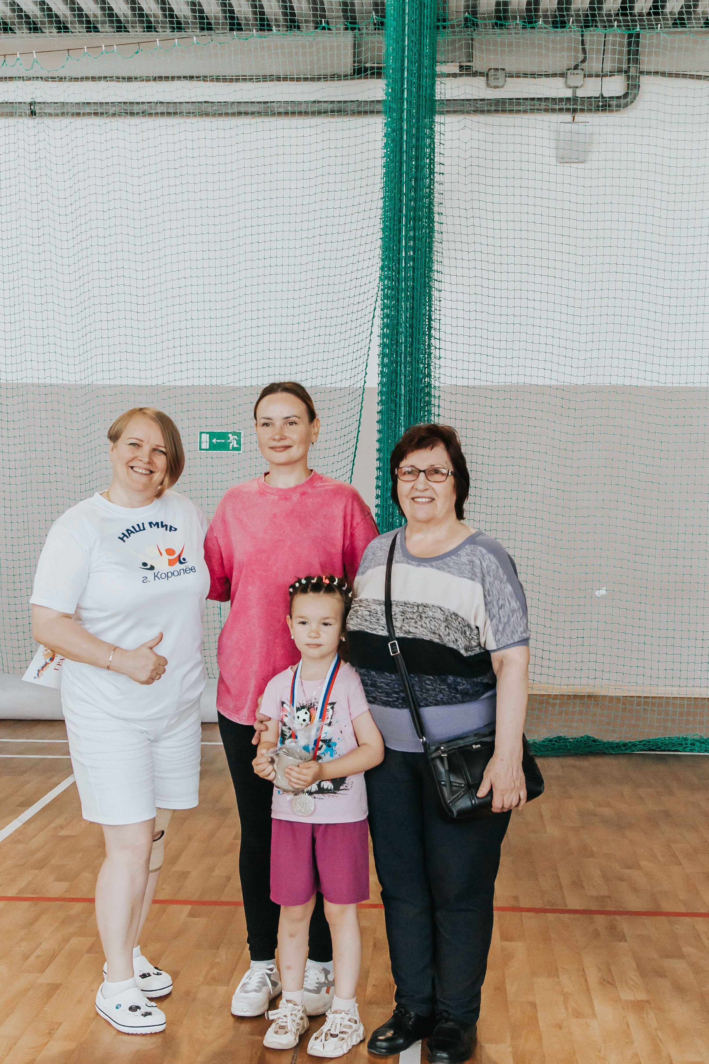 Репортажная спортивная съемка г. Королев стадион Металлист «папа, мама, я — спортивная семья». Юлия Егорова | Свадебный фотограф, семейный фотограф Москва, МО • Портреты • репортажи • день рождения • Love Story • дети