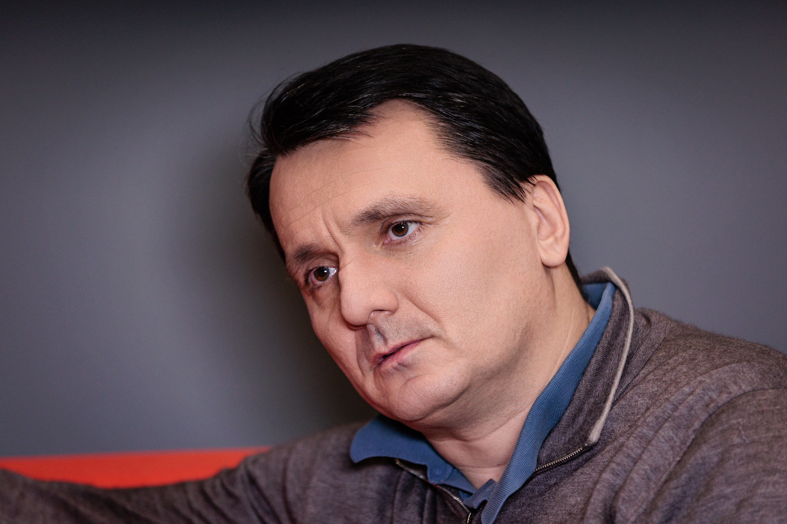 Съемка интеревью с директором. Контент для бизнеса в Екатеринбурге Полдень Медиа