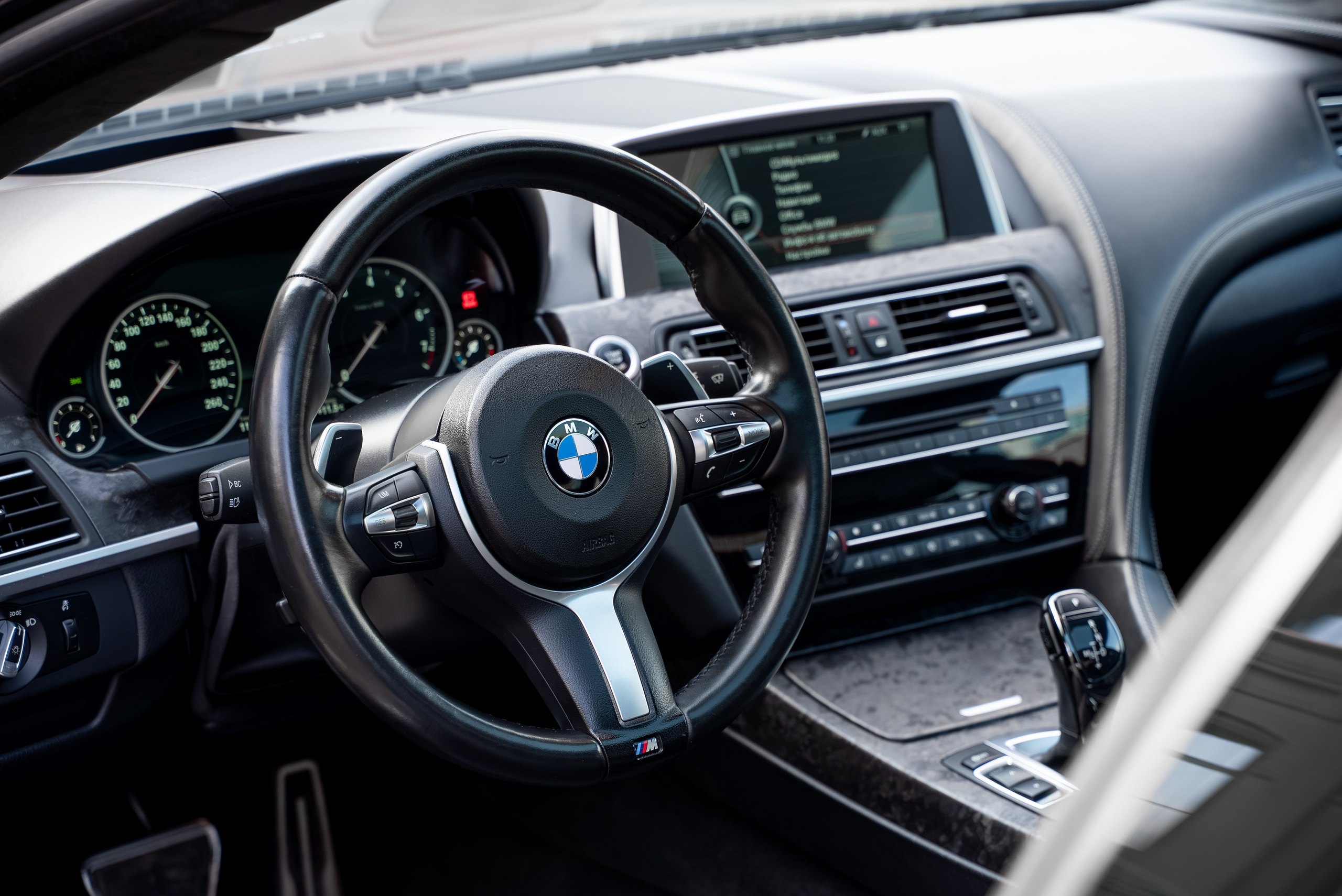 Авто на продажу BMW 6M series coupe. KUSTOV PRODUCTION — профессиональная фотосъёмка в Москве