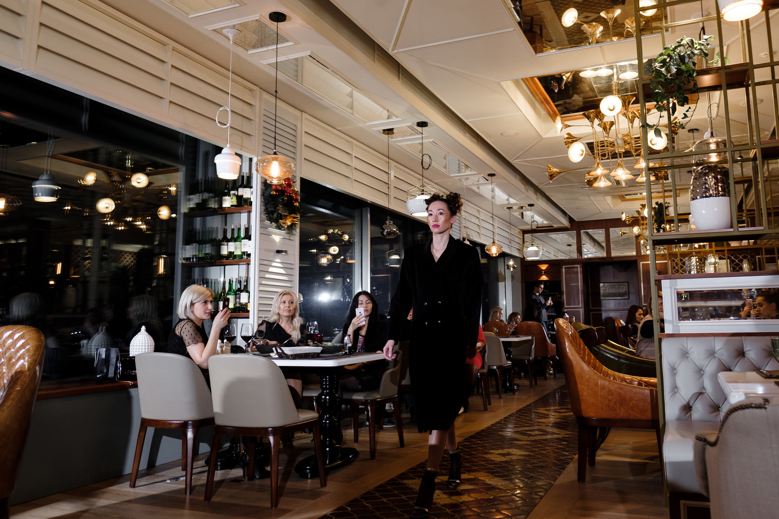 Показ одежды Наны Миносян. Семейный фотограф в Анапе Валерий Скурыдин