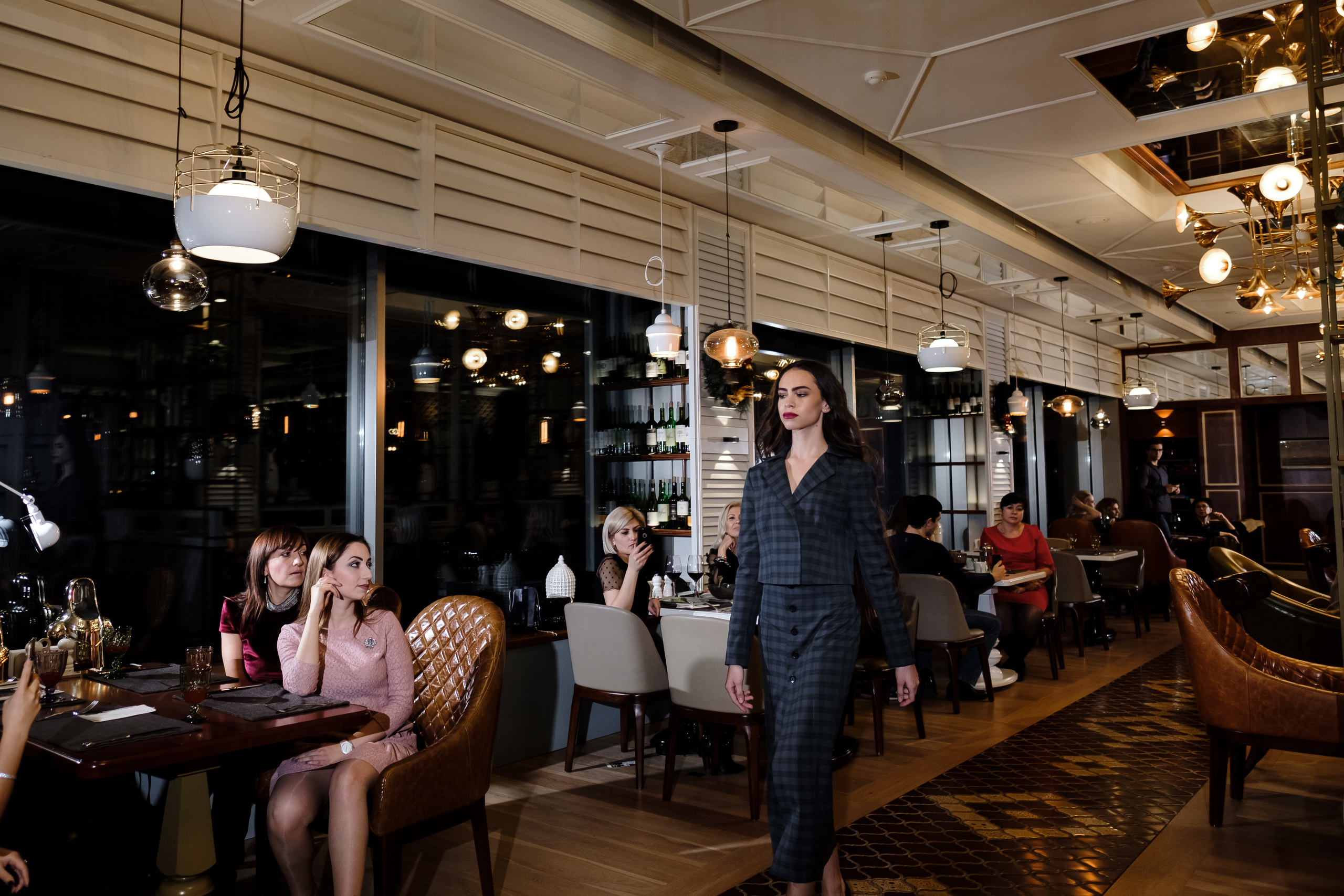 Показ одежды Наны Миносян. Семейный фотограф в Анапе Валерий Скурыдин