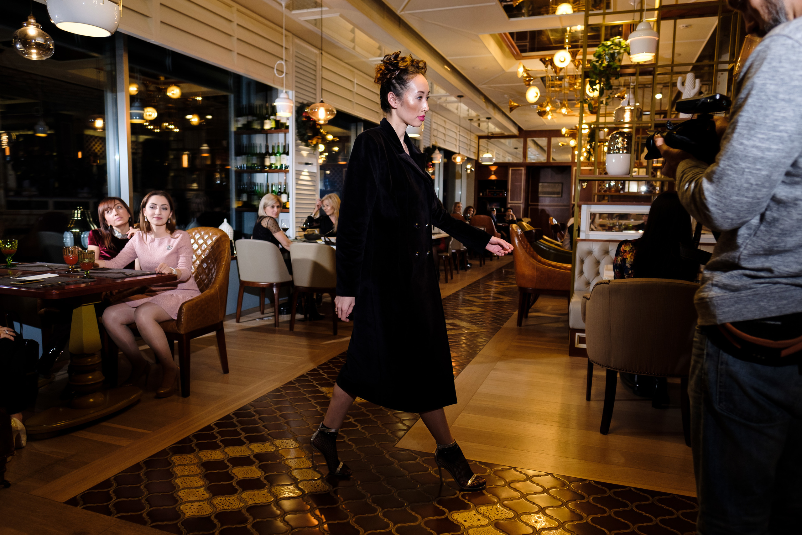 Показ одежды Наны Миносян. Семейный фотограф в Анапе Валерий Скурыдин