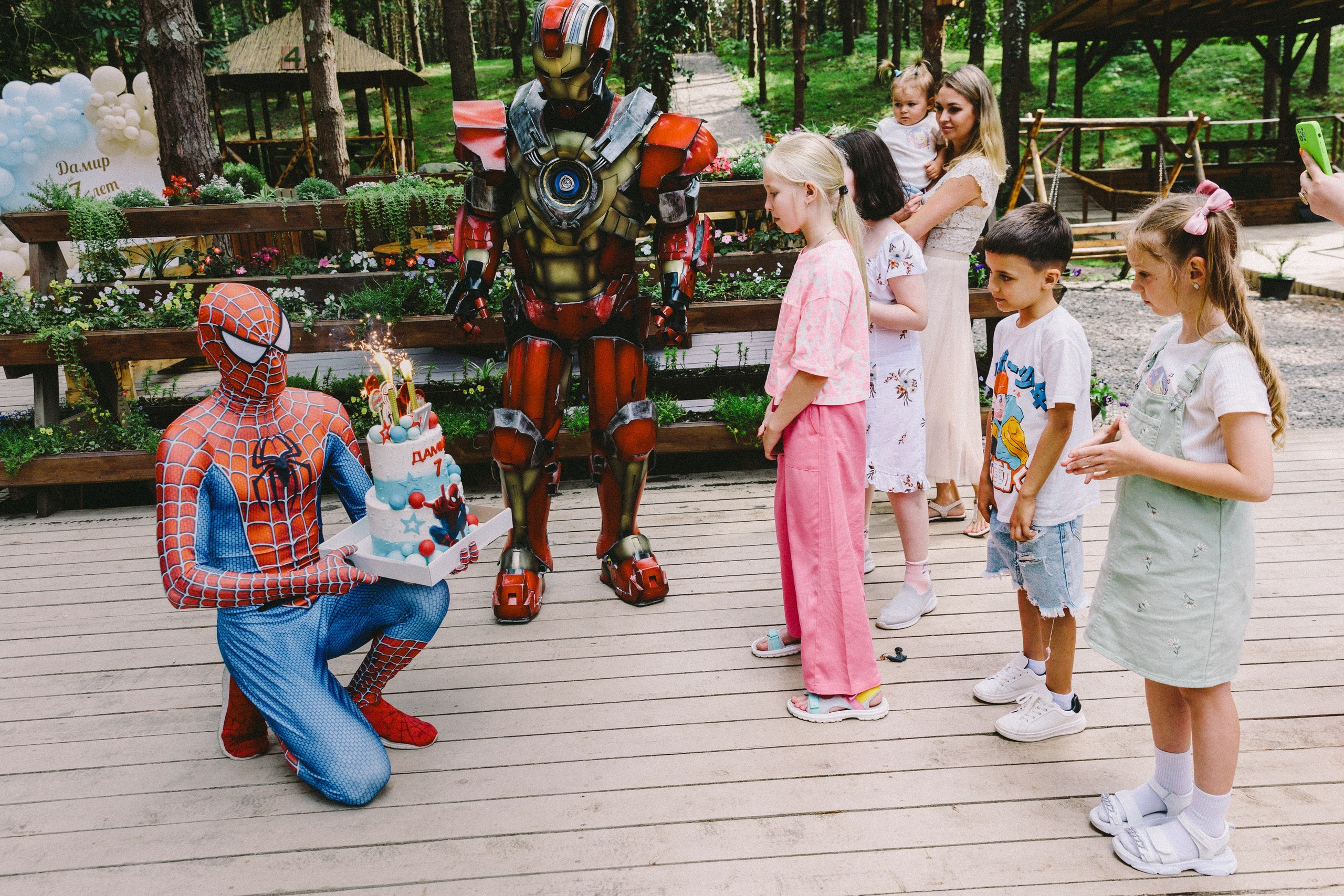 Фотограф на день рождения — ресторан Форест. Свадебный фотограф в Абхазии, Сухум, Гагра, Сочи