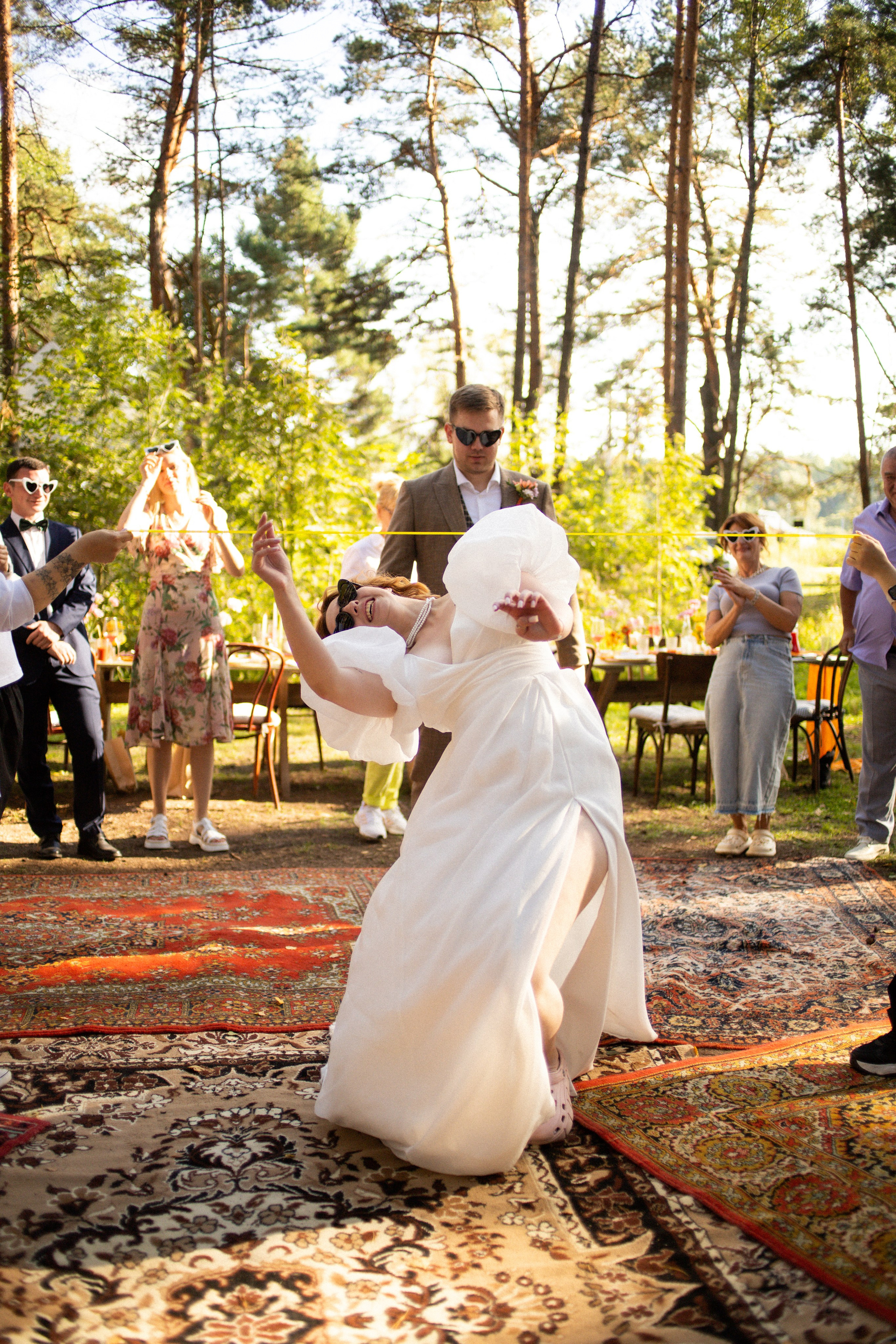 Корги свадьба в сосновом лесу. Фотограф Москва Жуковский Раменское