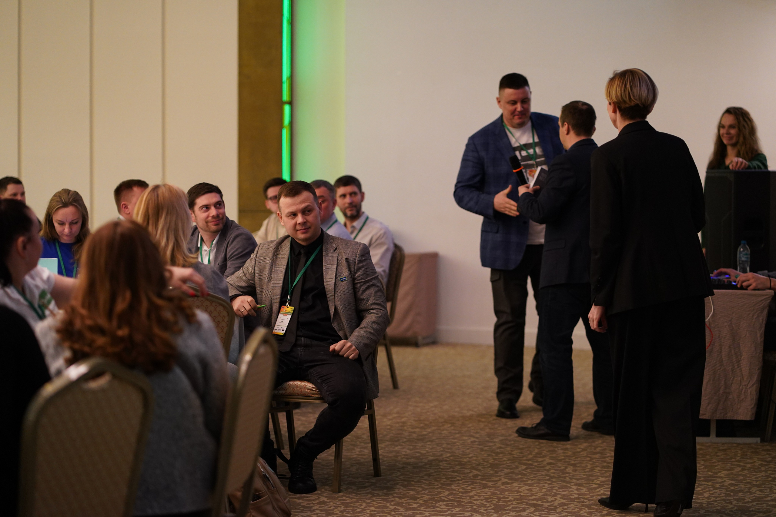 Малоэтажная страна конференция. Фотограф