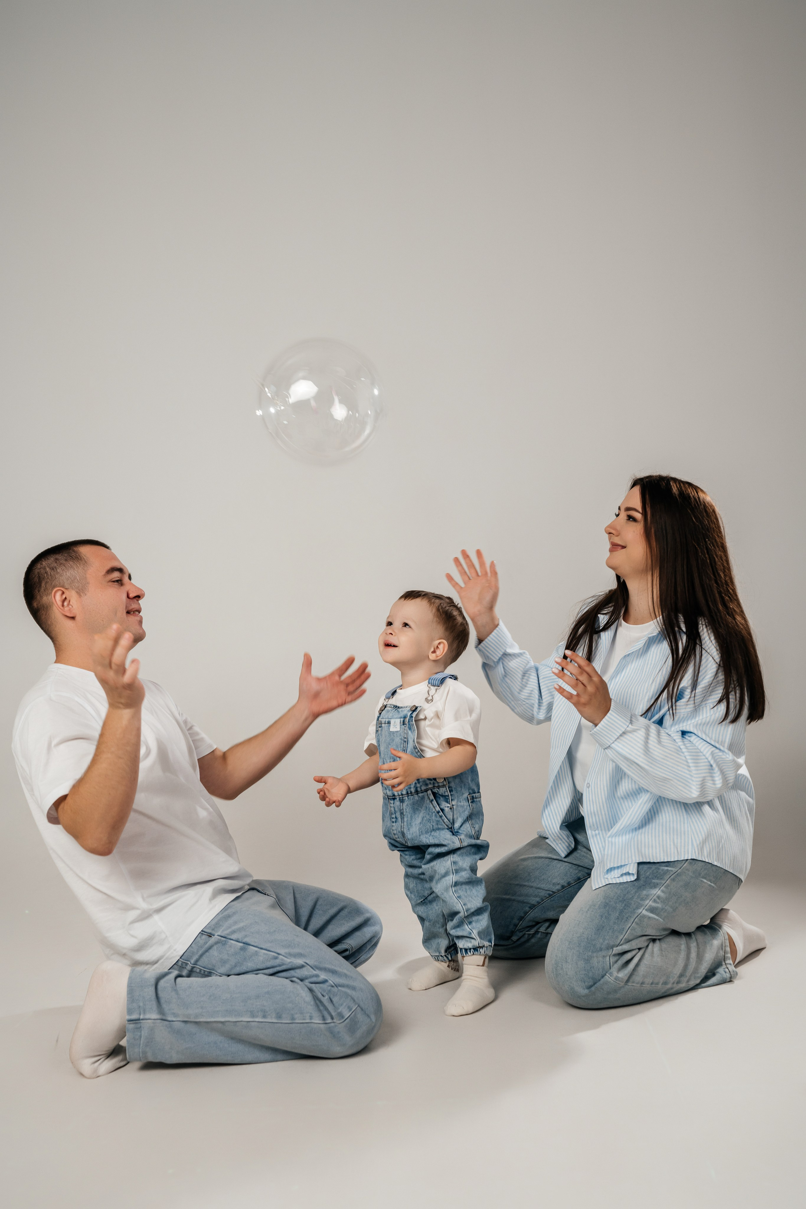 Семейная фотосессия в студии. Фотограф в Каменске-Шахтинском Ольга Сагал