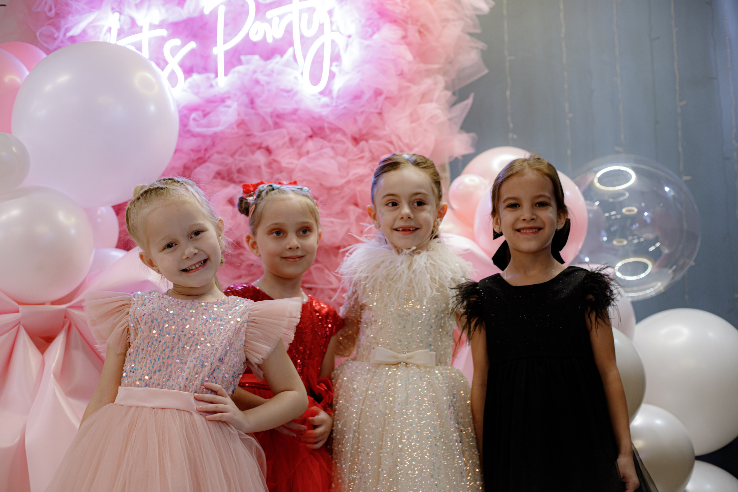 ASIA'S BIRTHDAY PARTY. Photokarish