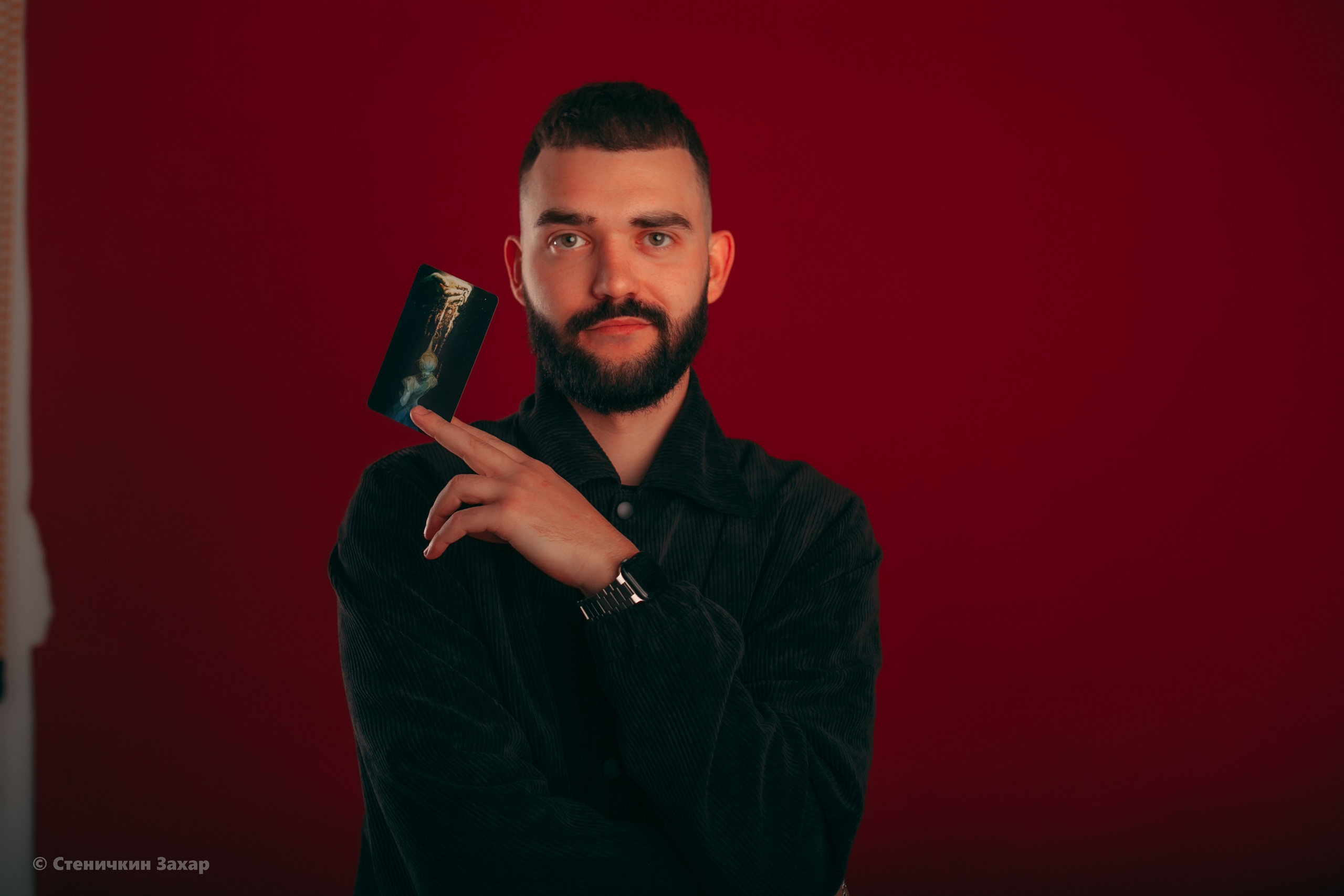 Красный фон. Репортажная и студийная съёмка в Челябинске — Захар Стеничкин