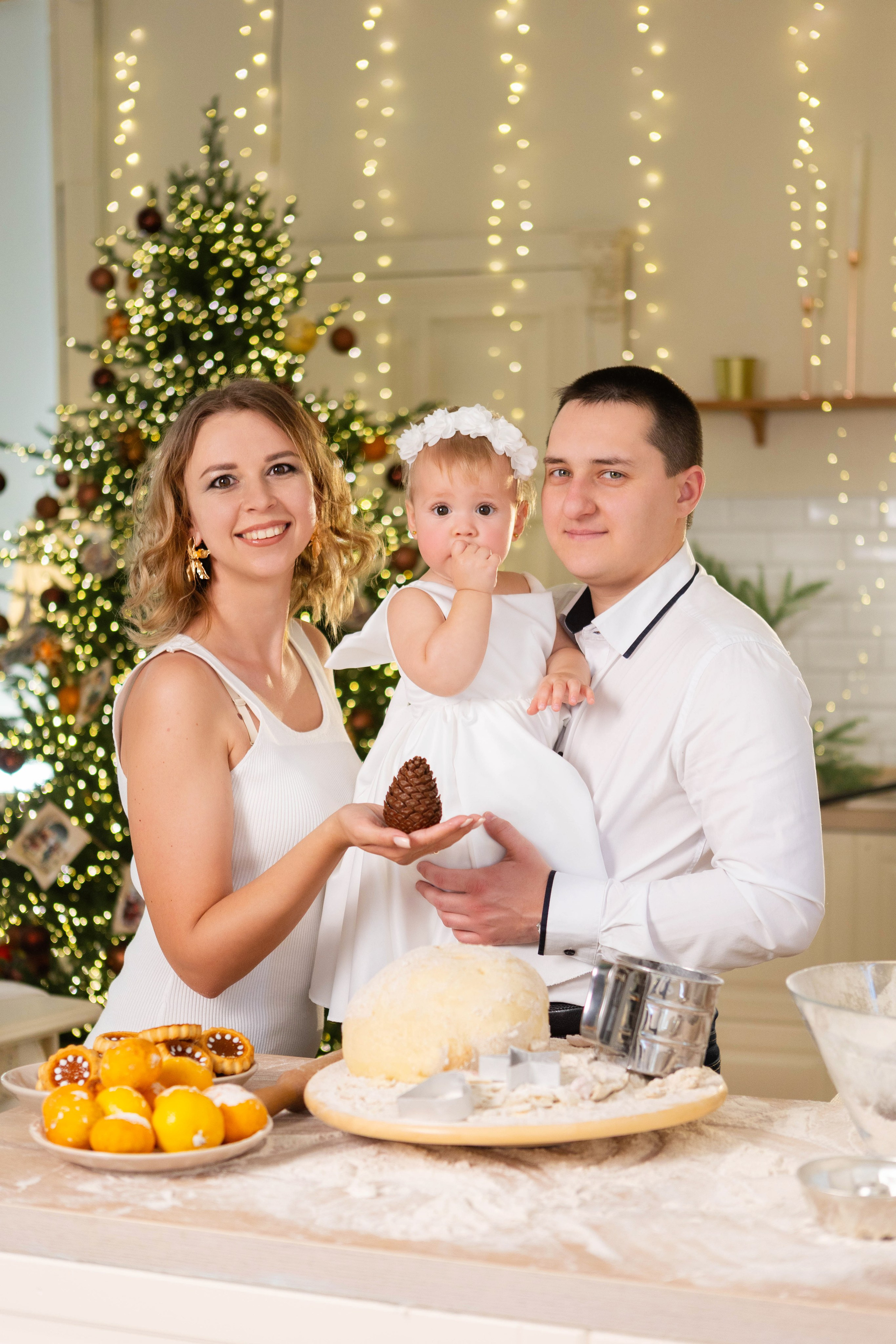 Татьяна, Сергей и София. Фотостудия «Alice», зал Зазеркалье. Свадебный семейный и детский фотограф в Краснодаре Карина Федоровская