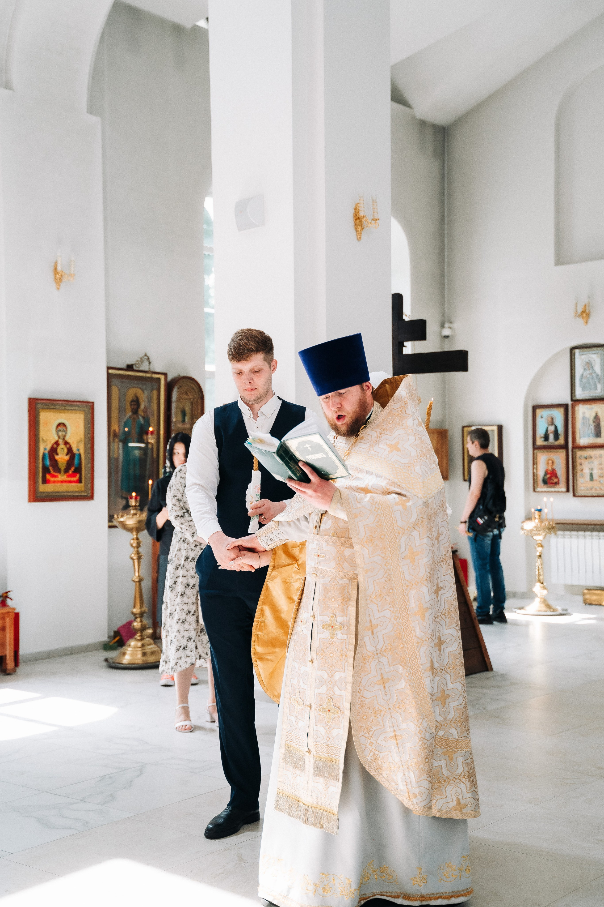 Венчание в Церкови Ермогена Патриарха Всероссийского в Южном Тушино. Свадебный и семейный фотограф в Москве и МО Геннадий Туманцев