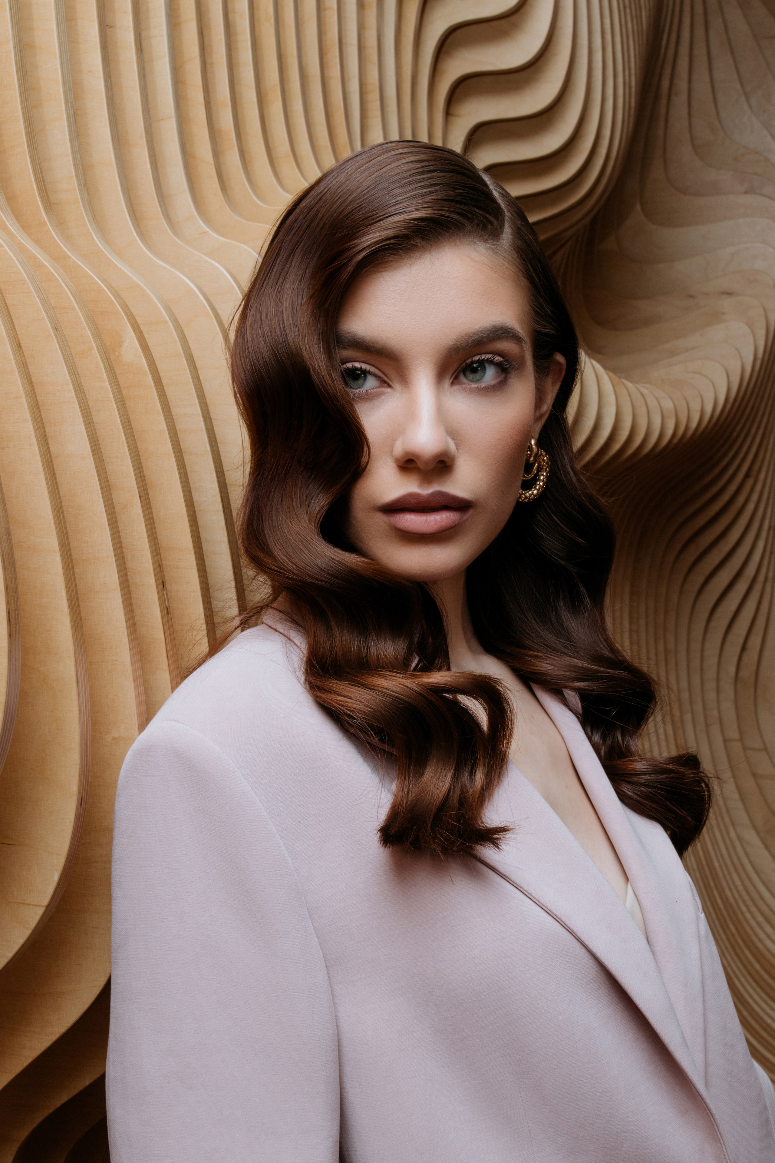 Диана, 40-42, рост 172. KED Production — продакшн из СПб. Создаём фото, видео и контент, который помогает брендам и селлерам продавать больше