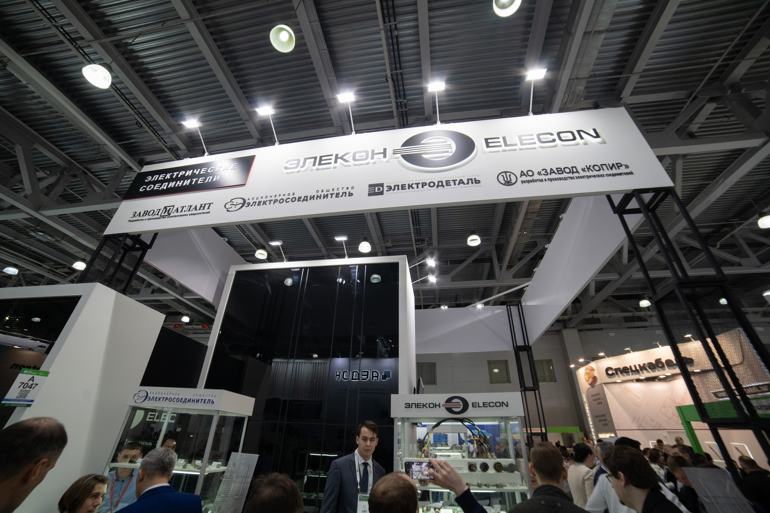 Выставочные стенды. Профессиональный портретный фотограф в Москве Владимир Глаголев