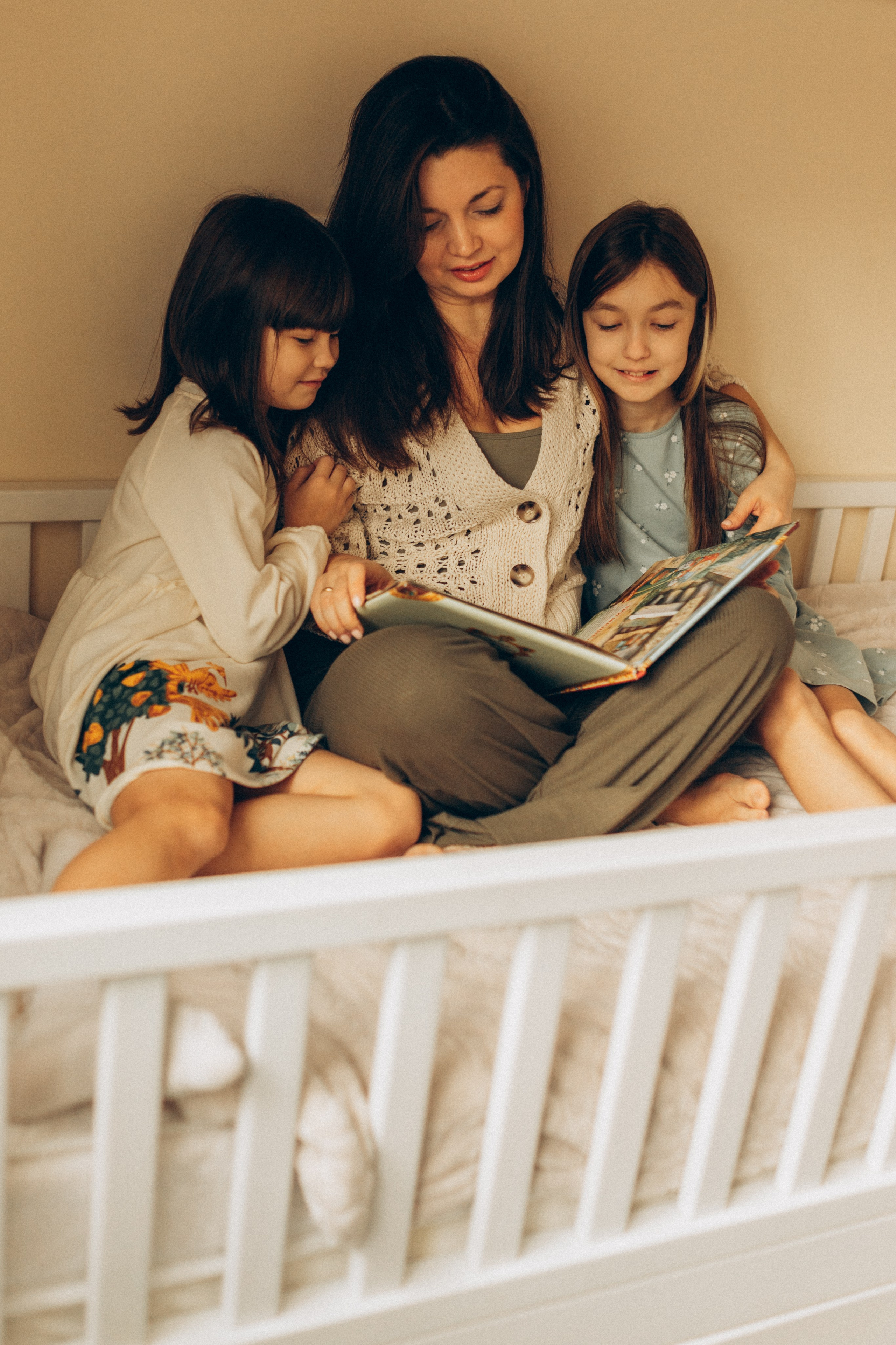 Наталья с Алиной и Ярославой. Семейный фотограф lifestyle в Новосибирске Елена Шпилевая