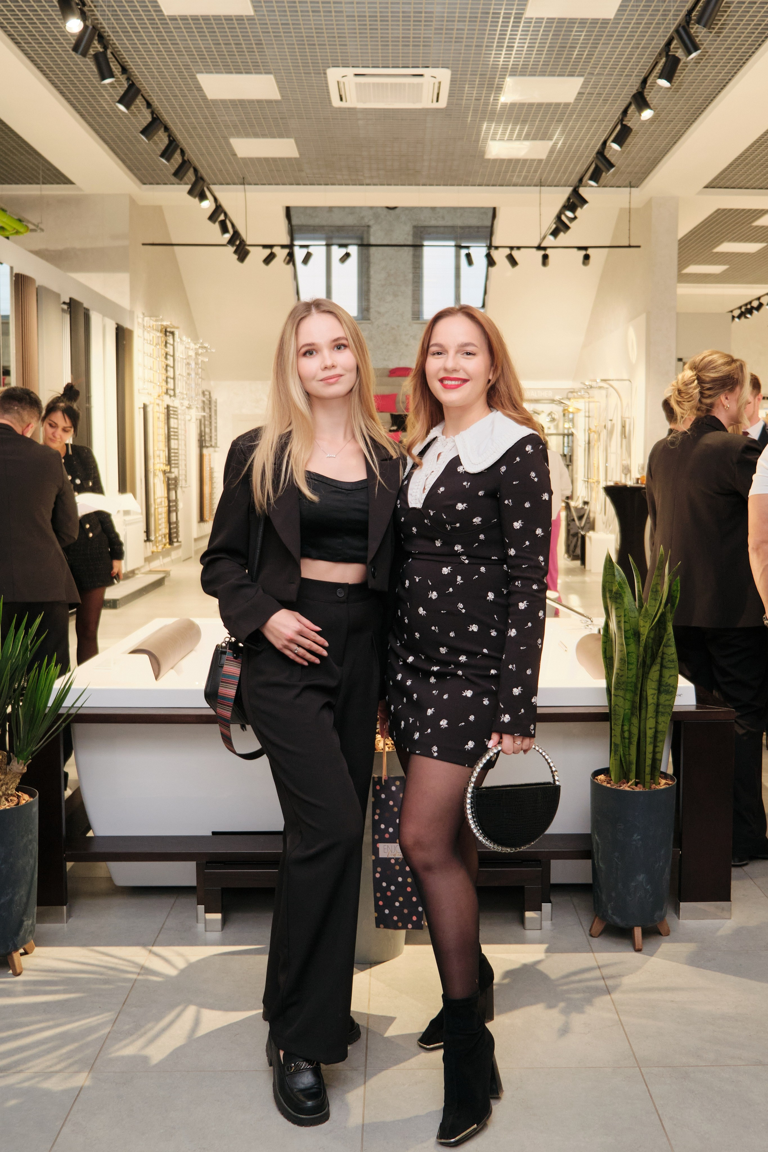 Открытие салона 100 градусов. Антон Ив