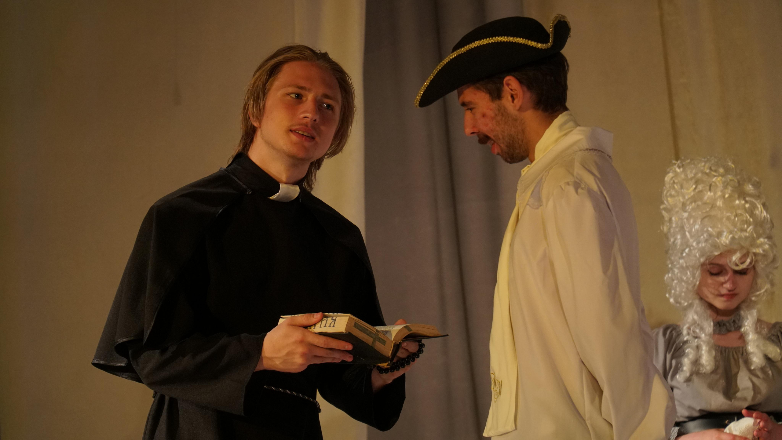 Спектакль «Тот самый Мюнхгаузен» по пьесе Г.Горина. Видеооператор Андрей Сапенок