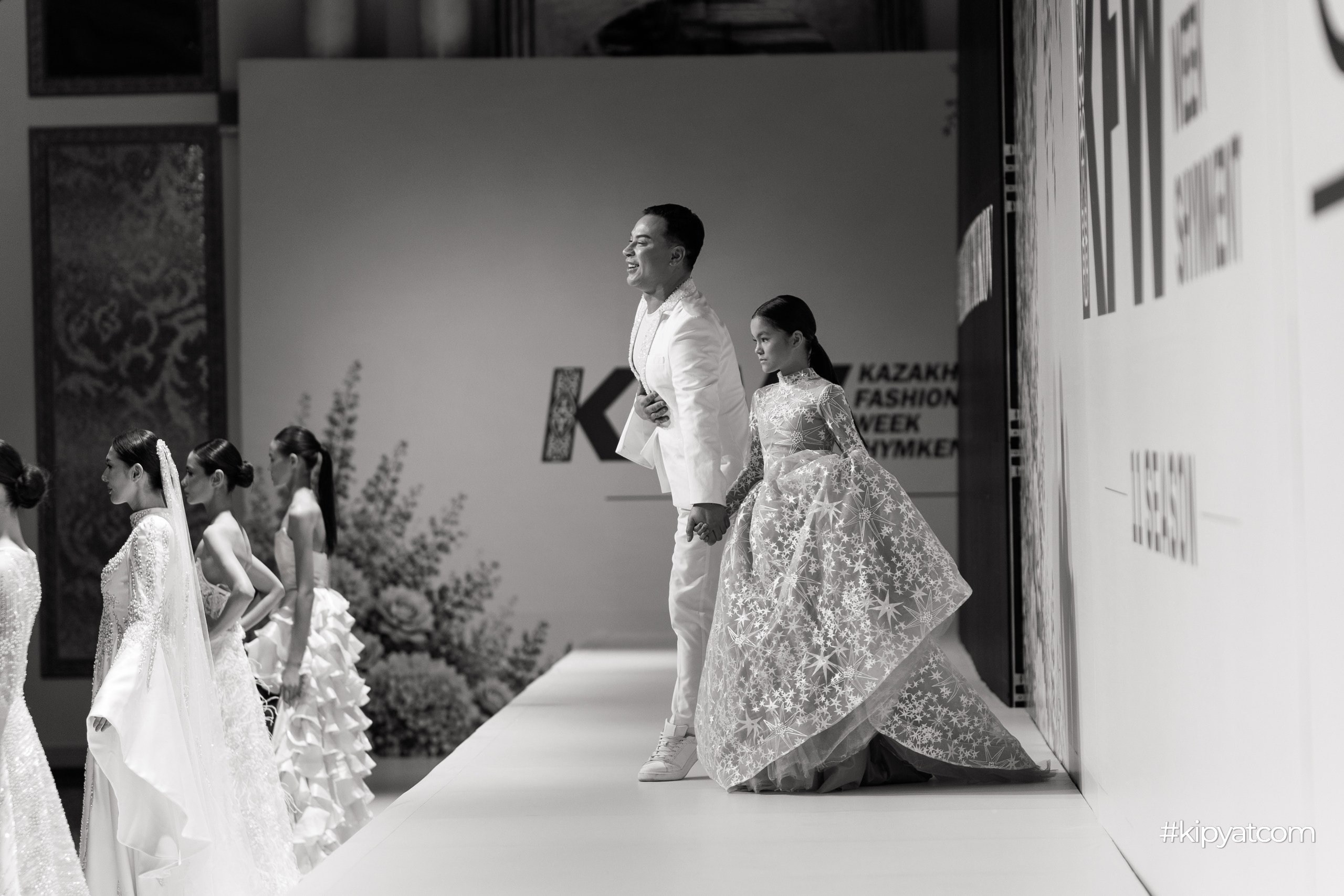 KAZAKHSTAN FASHION WEEK SHYMKENT 11 SEASON. Кипятком Шымкент