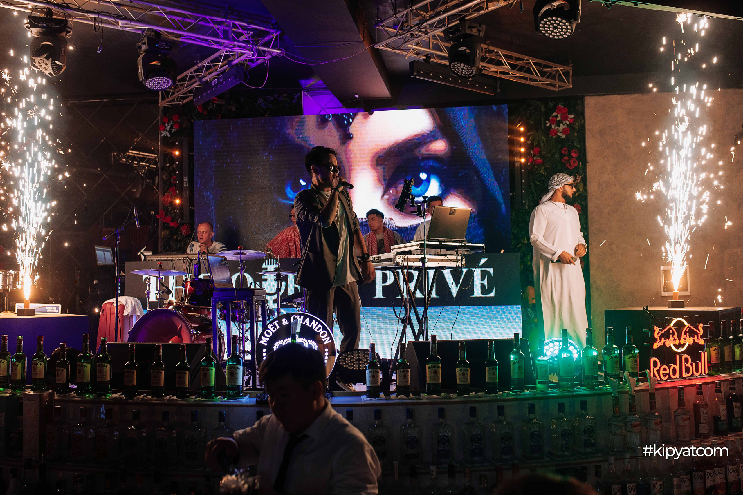 The Queen Prive. Кипятком Шымкент