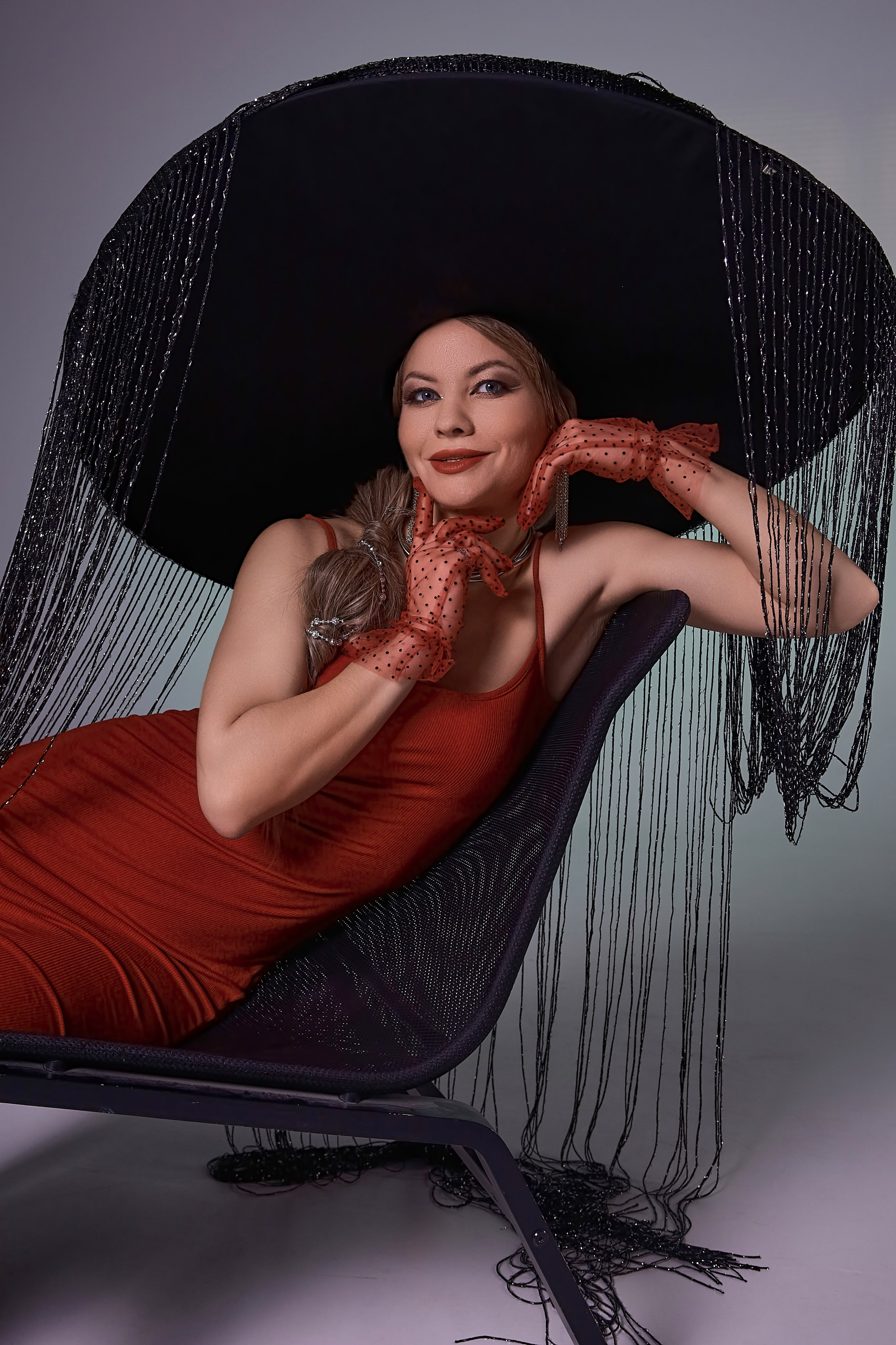 Портретная студийная фотосессия в шикарной шляпе. Семейный и свадебный фотограф в Краснодаре Михеева Светлана