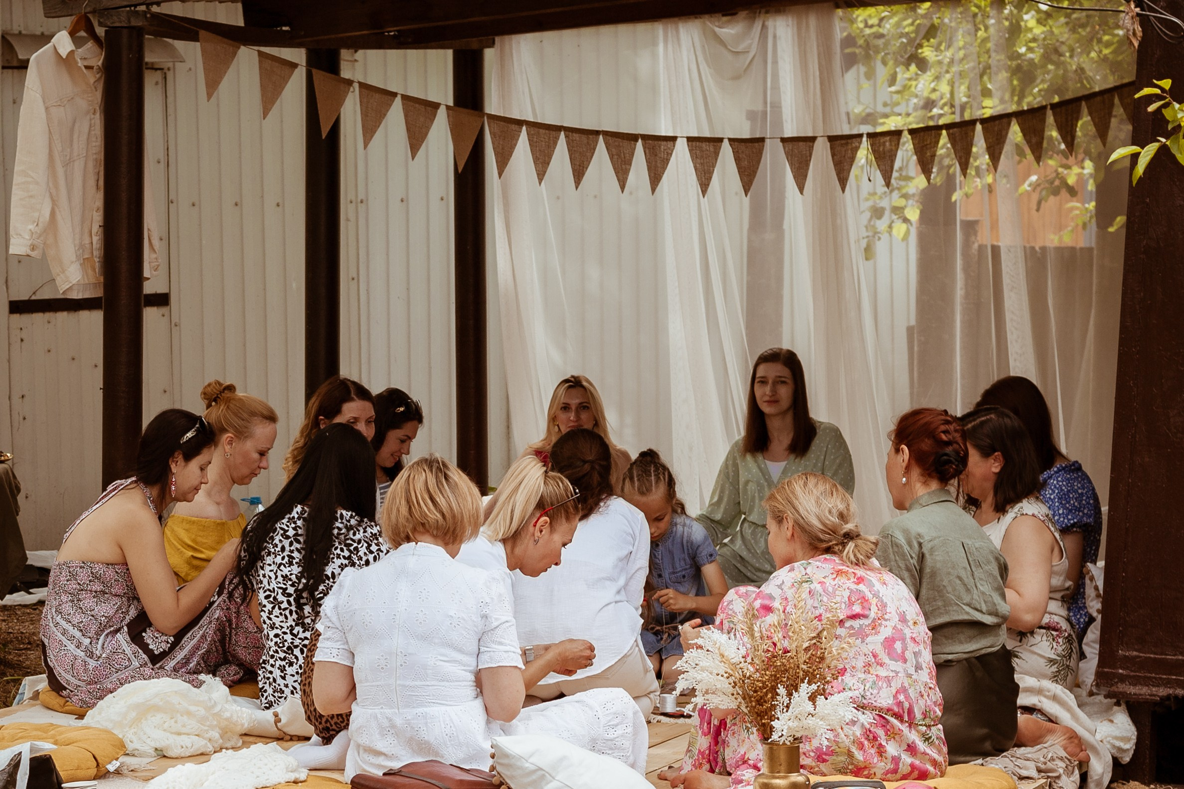 Уютный женский круг. Фотограф Старый Оскол Мавлыга Мария