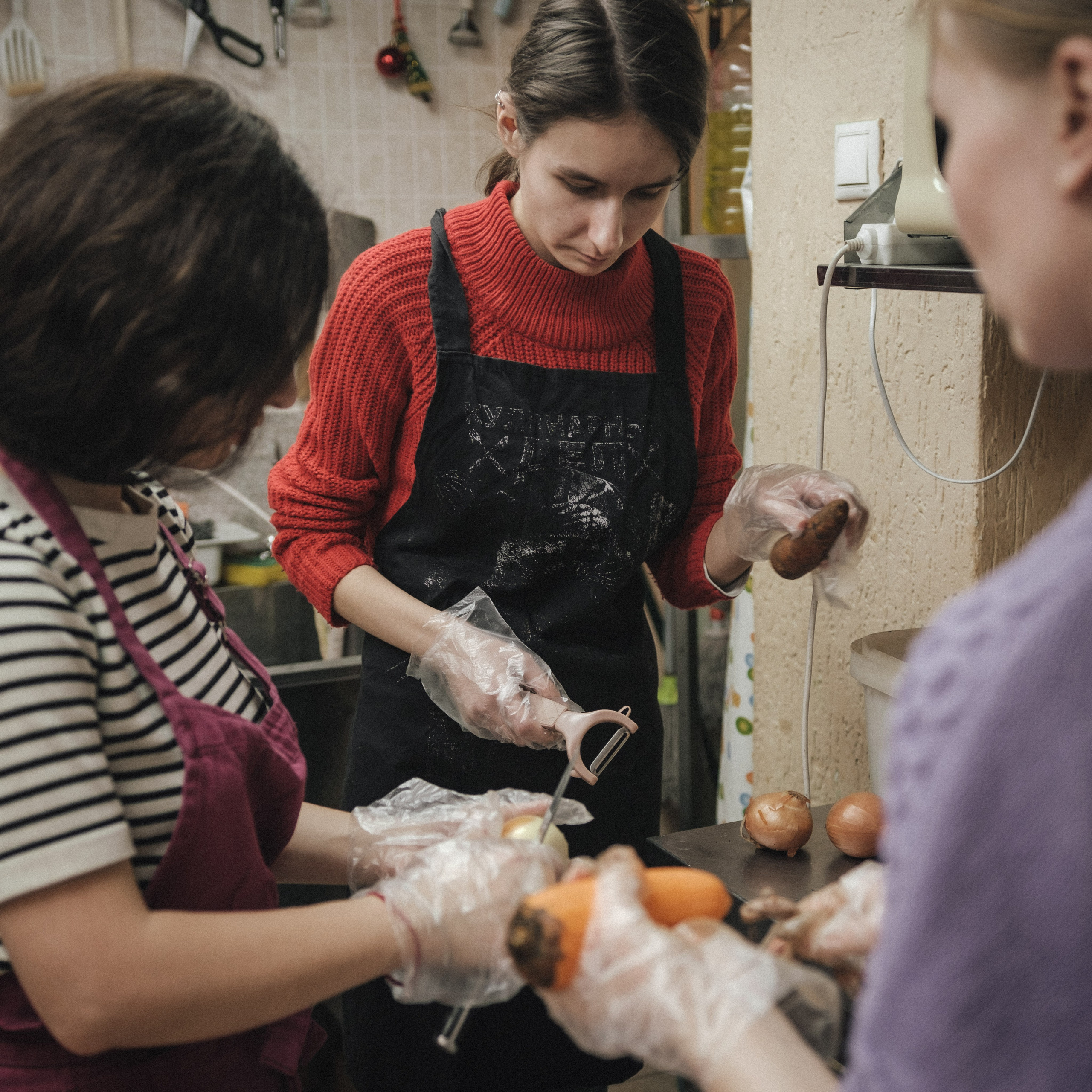 Снова готовка для кормления бездомных. Фотограф в Москве Максим Скоробогатов