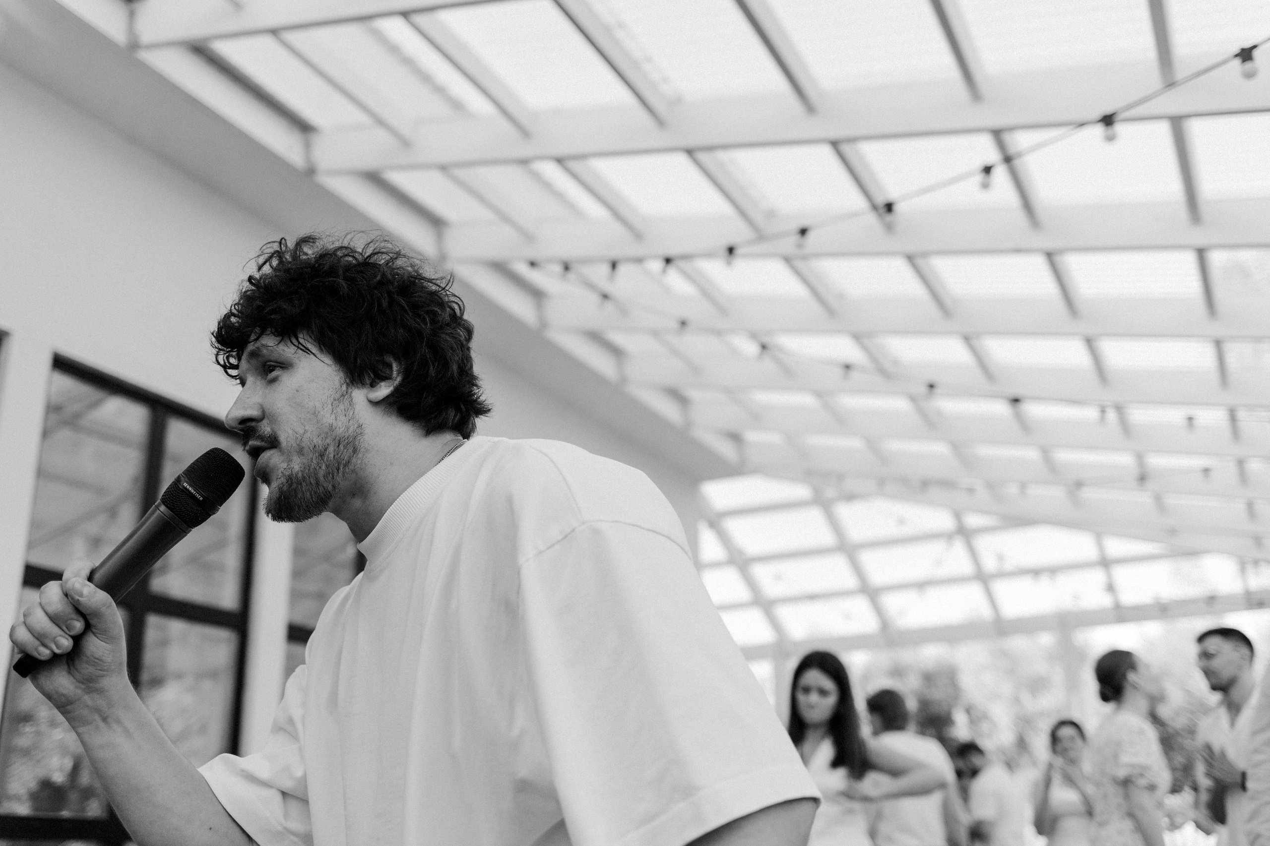 Плюс тридцать градусов на лужайке. Фотограф Андрей Куськало