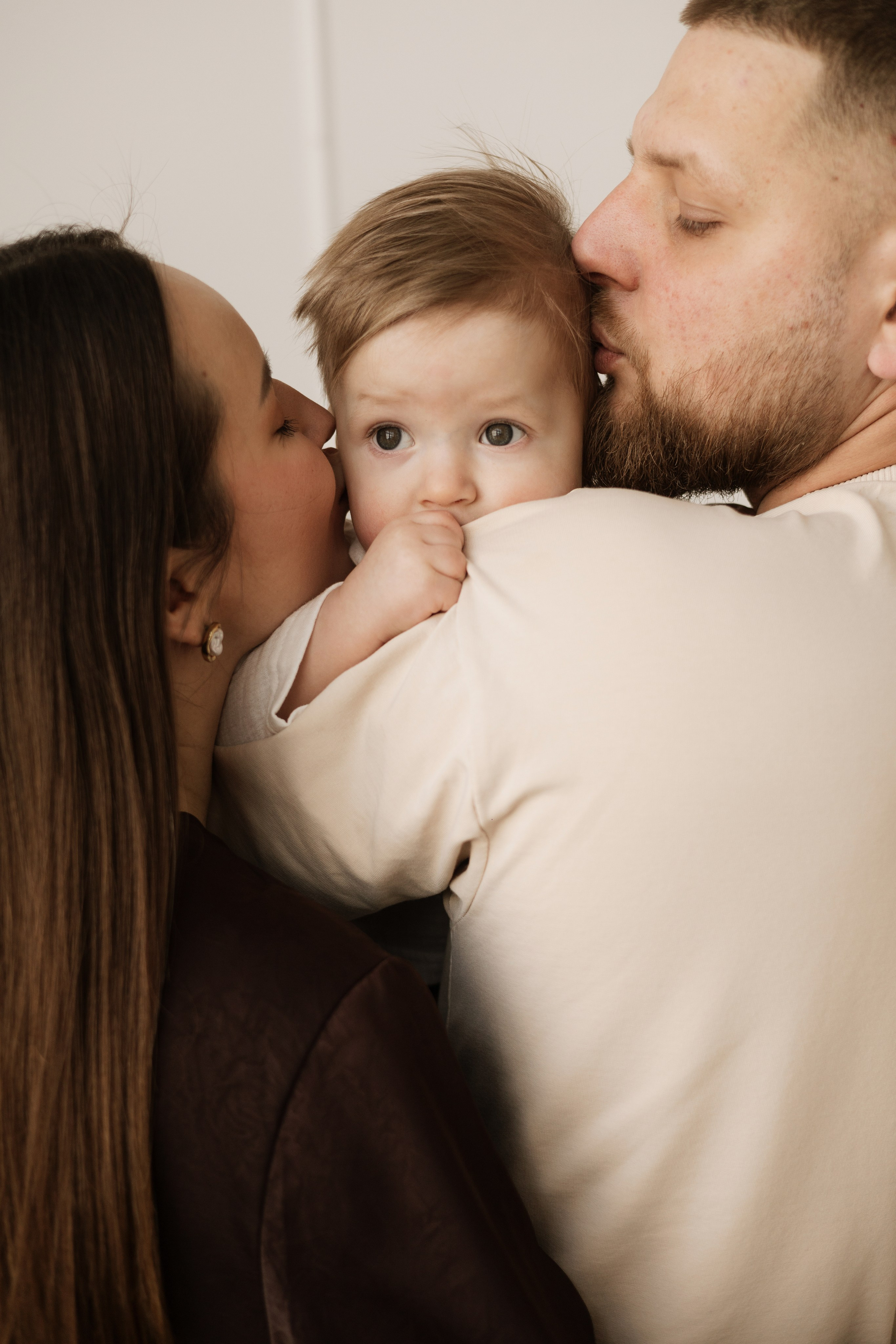 Арсений с мамой и папой. Фотограф в Кемерово Миллер Анна