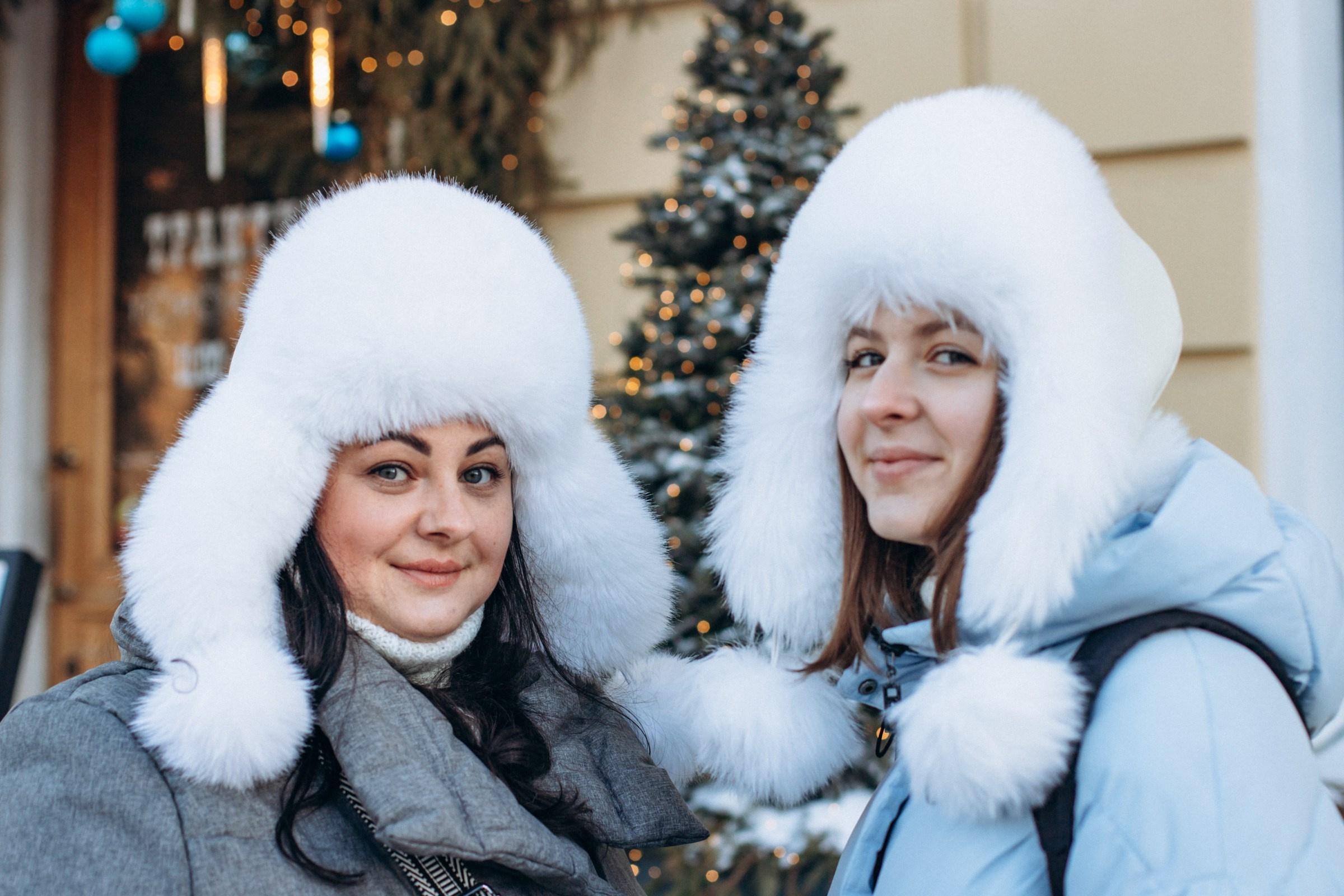 Анна с семьей в феврале. Фотопрогулка в Петербурге. Индивидуальный и семейный фотограф в Санкт-Петербурге